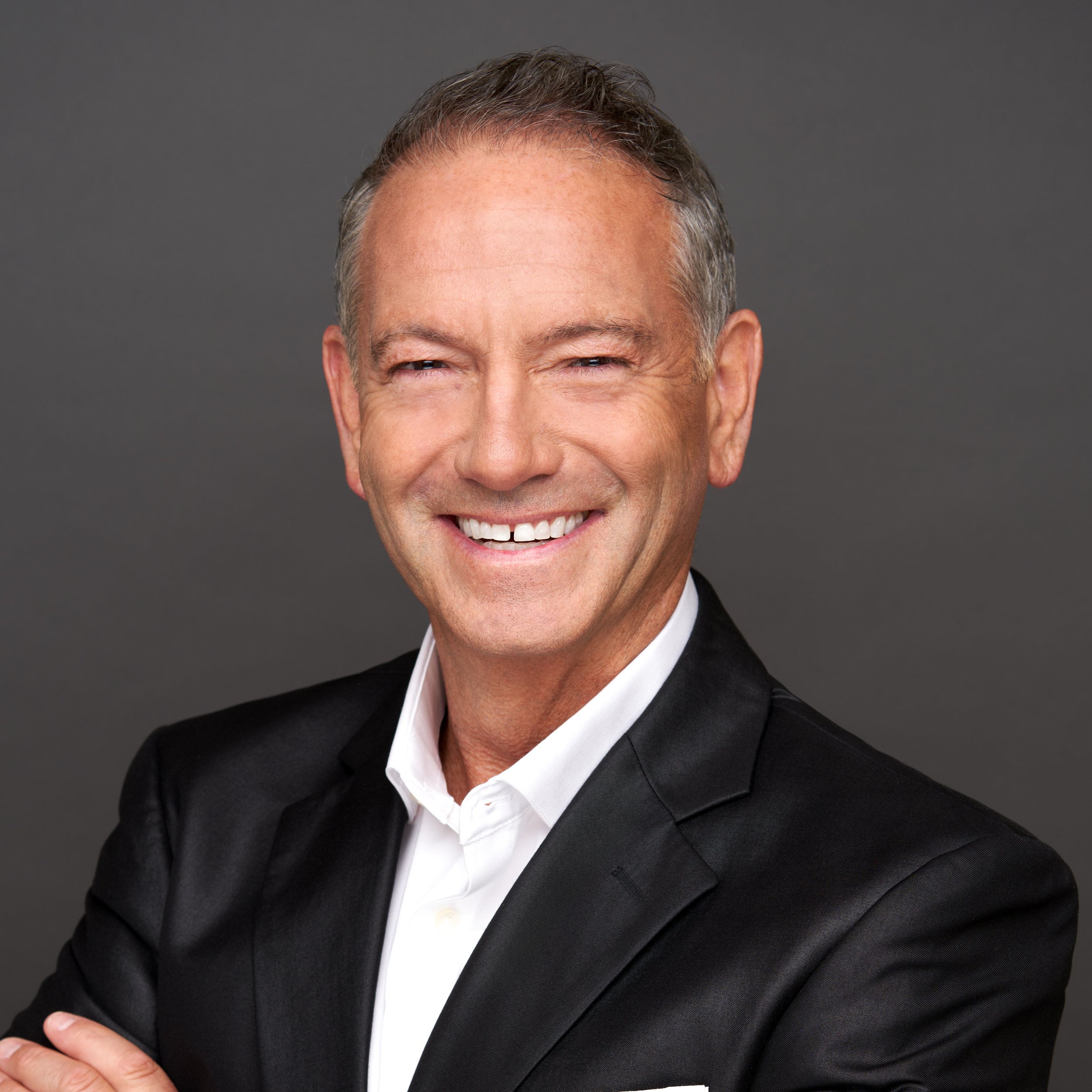 COREY GOLDSTEIN 2025 5-real-estate-headshot-san-diego-reve-studios.jpg
