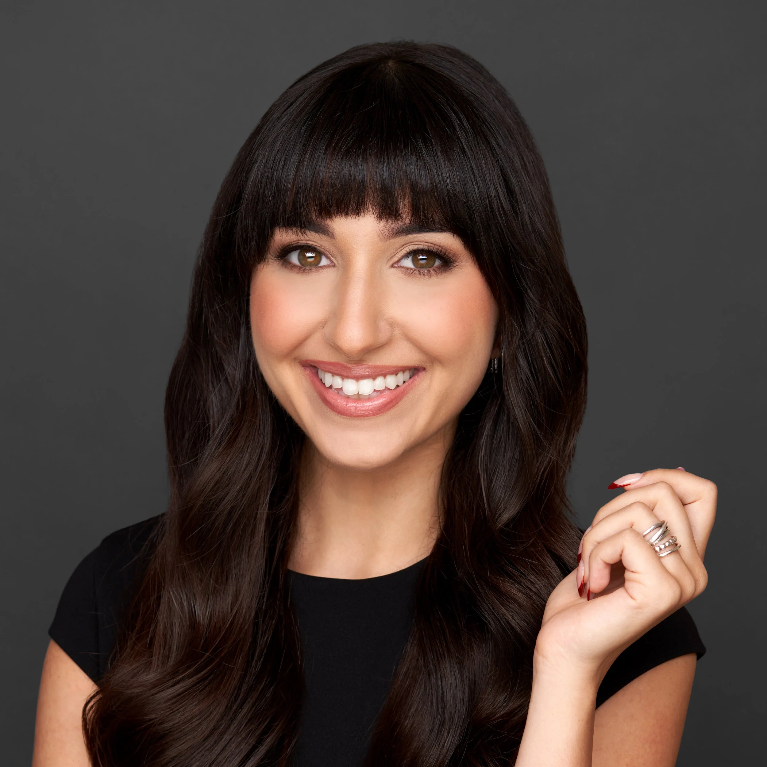 YASMIN MORADI 1-real-estate-headshot-san-diego-reve-studios.jpg