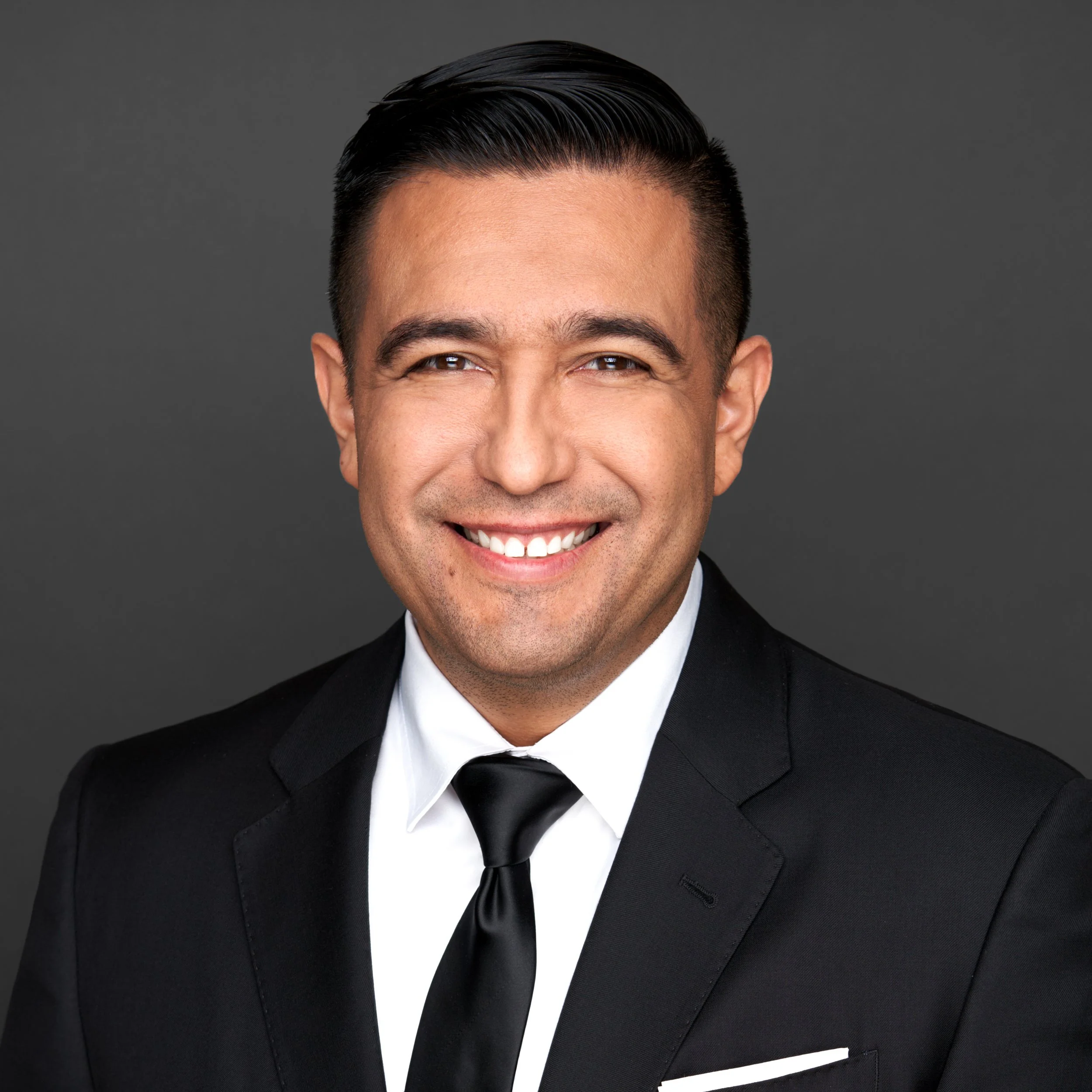 DAVID FLETES 2026 2-real-estate-headshot-san-diego-reve-studios.jpg