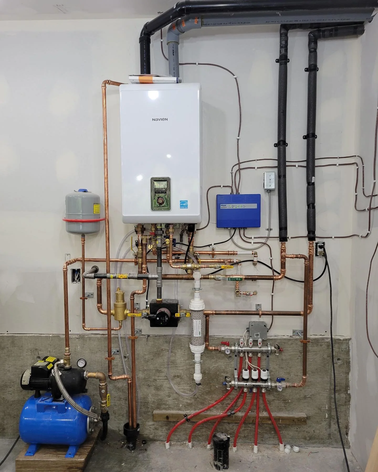 Install brought to you by the pro Kevin. The Navien combi high efficiency condensing boiler. People often ask about switching a hot water tank to this as they want the efficiency and assume it&rsquo;s a quick simple swap. 
Most stick to the regular h