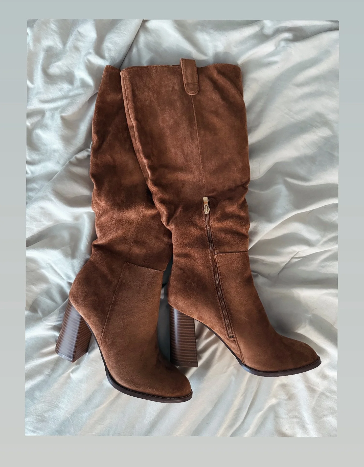 Chunky Heel Boots Perfect for Fall! 
COMMENT BOOTS for the link! 

Fashion/ Boots/ Moms/ working mom / fall/ sweaters / outfit / millennial