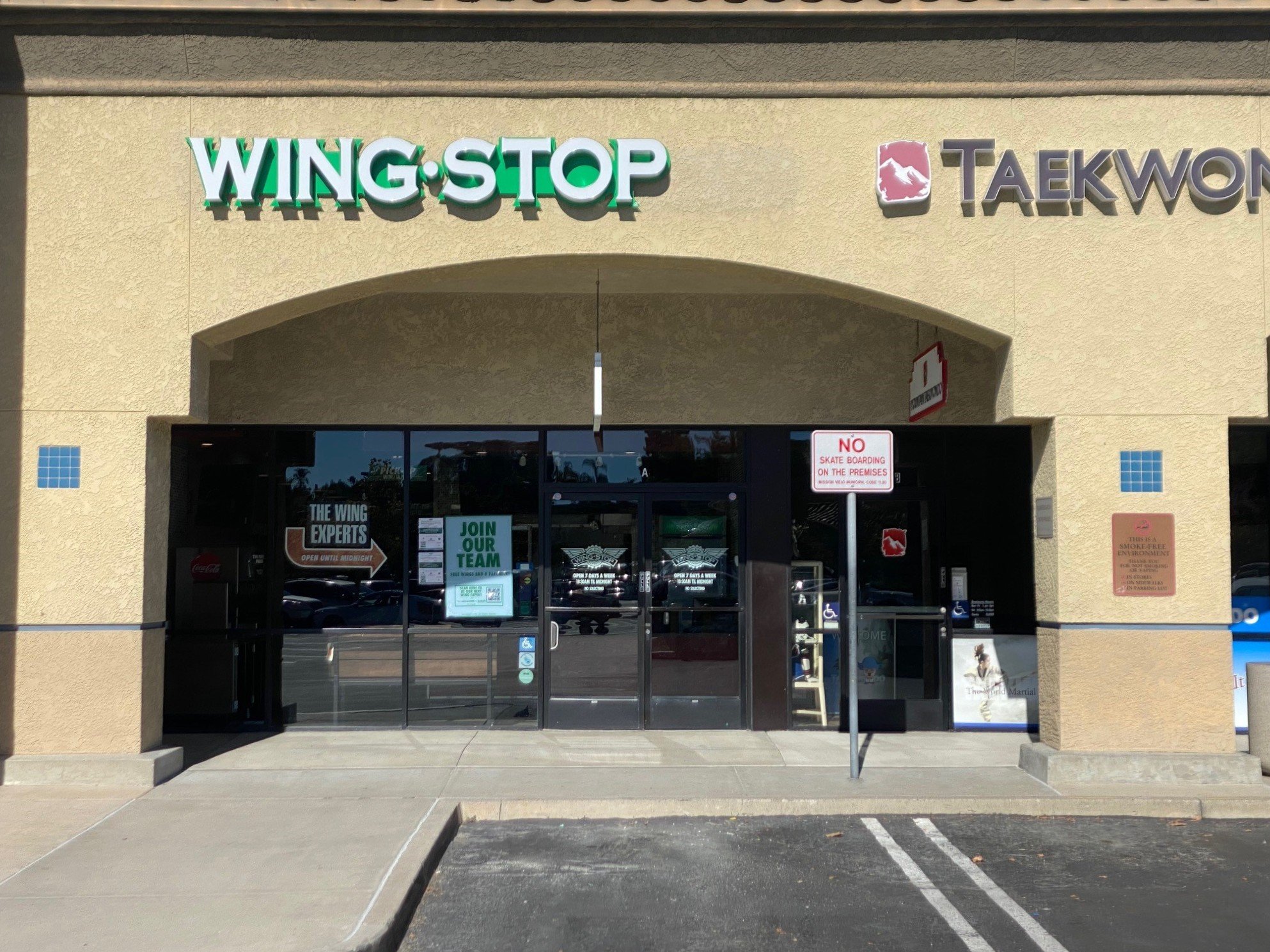 Wingstop 1.jpg