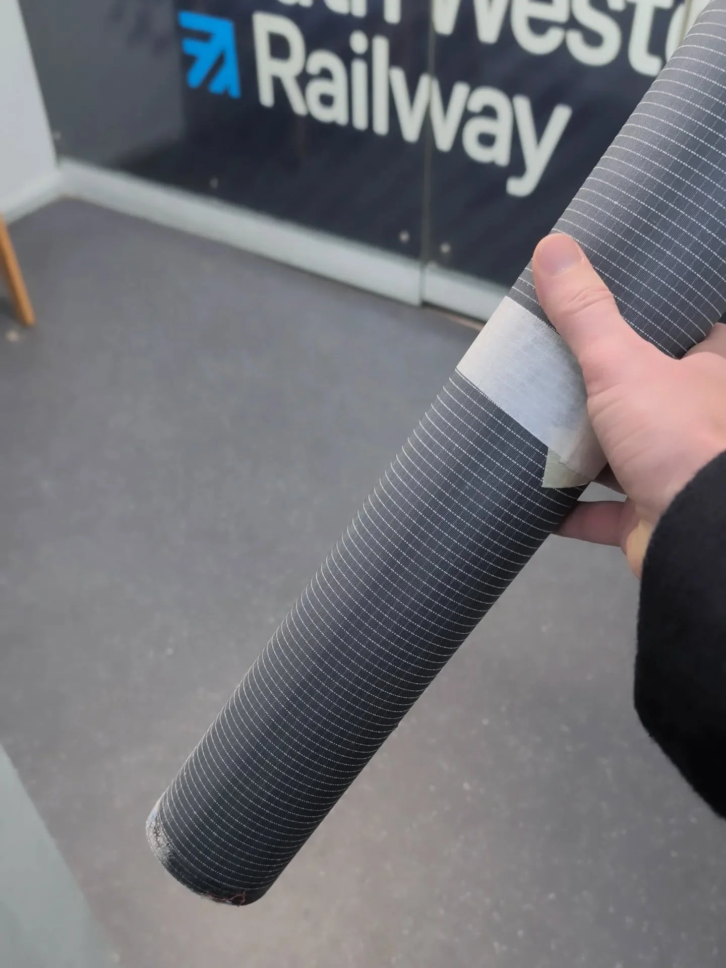 It took two weeks and a fair bit of detective work, but miraculously I managed to track down the lost fabric. Big thanks to @southwest_trainsuk 🙌

With this off-cut from Crusader Sails, based here in @lovepooleuk and with the kind help of @kwilliams