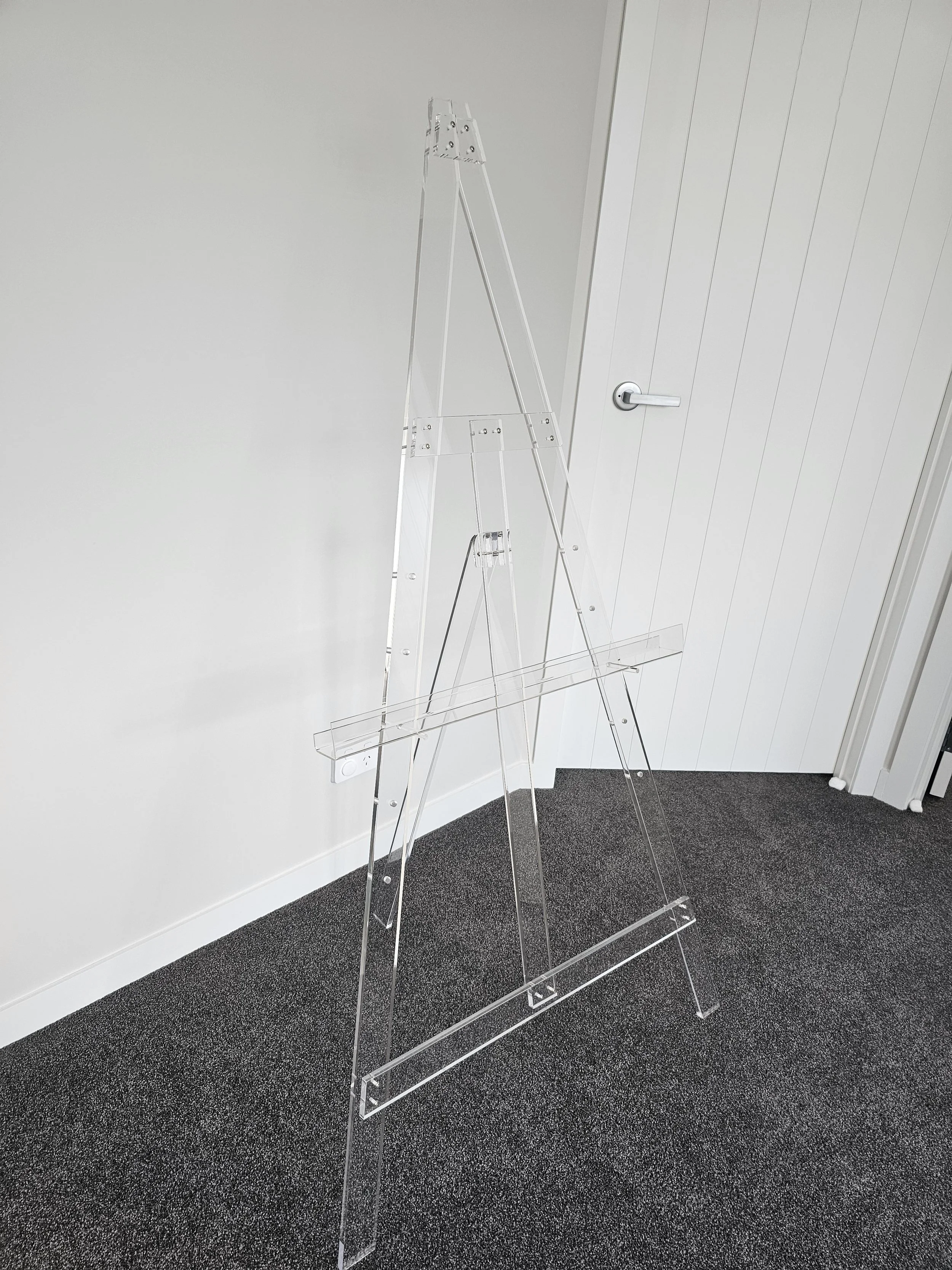 Clear Acrylic Easel