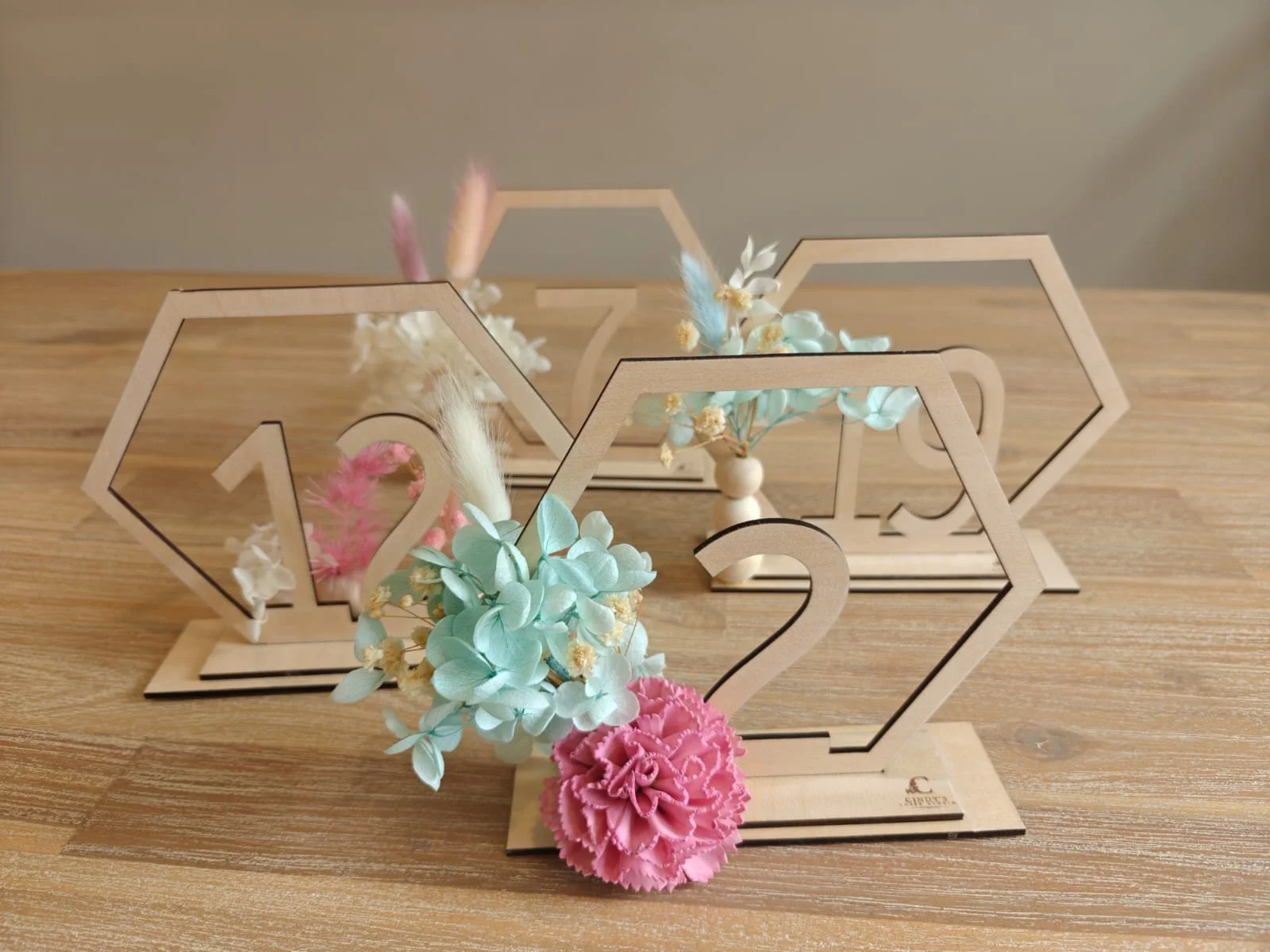 Dried Floral x Wooden Hexagon