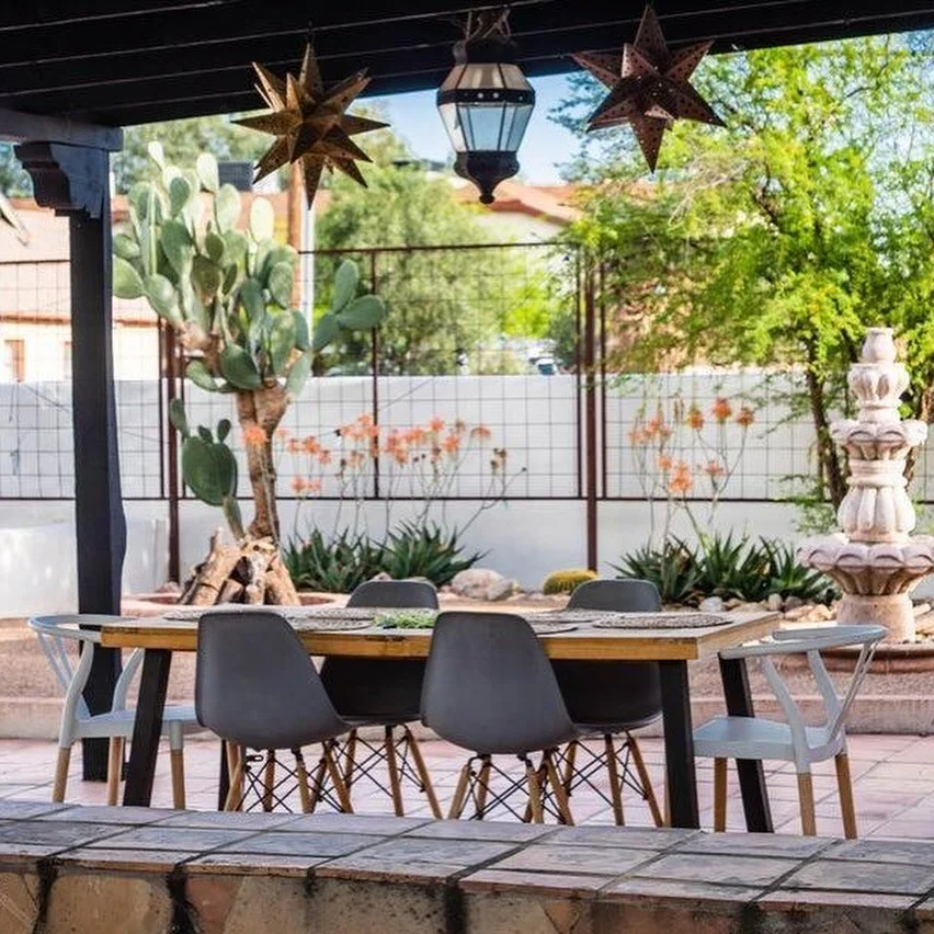 Original hardwood floors, custom Saltillo tile, a gorgeous backyard, and a guest house! This 1946-built home is filled with old school Tucson character, but has the modern updates that make it move-in-ready.

If you&rsquo;re an unrepresented buyer wh