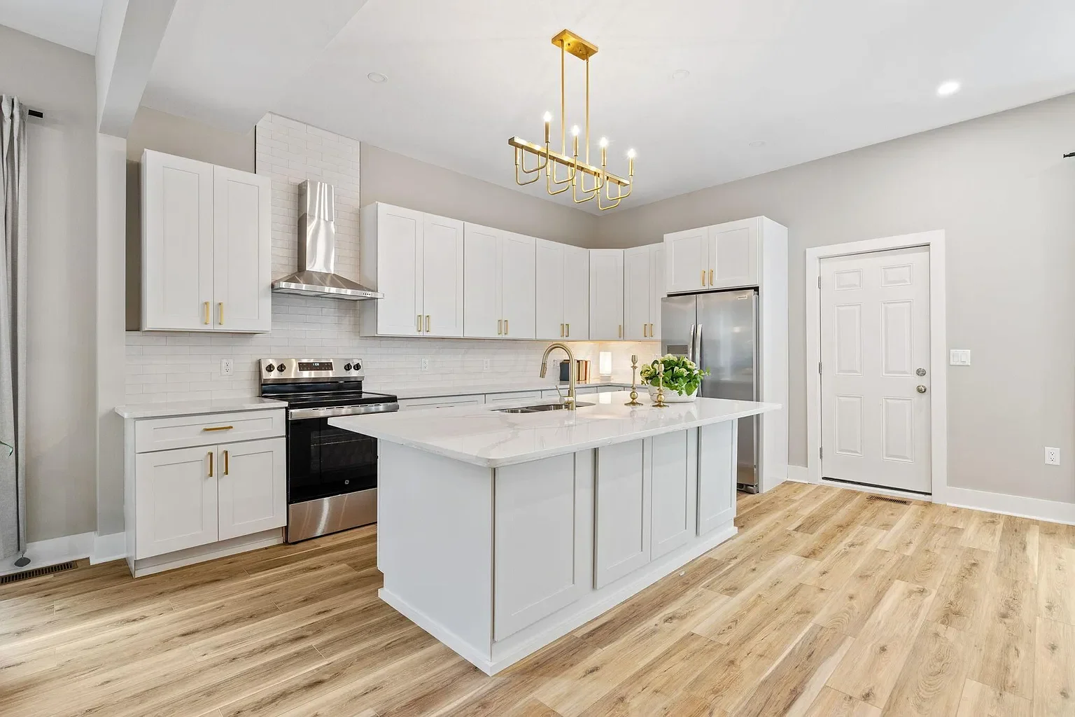White Kitchen