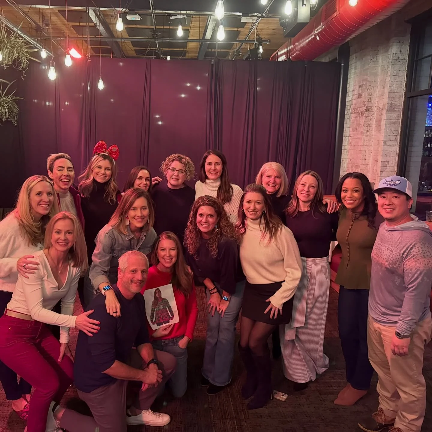 Celebrating the season with love, laughter and a little holiday cheer! Thank you to @pacostacosandtequila for hosting our fun gang 😜 

#fortmillsc #medspamagic #directprimarycare