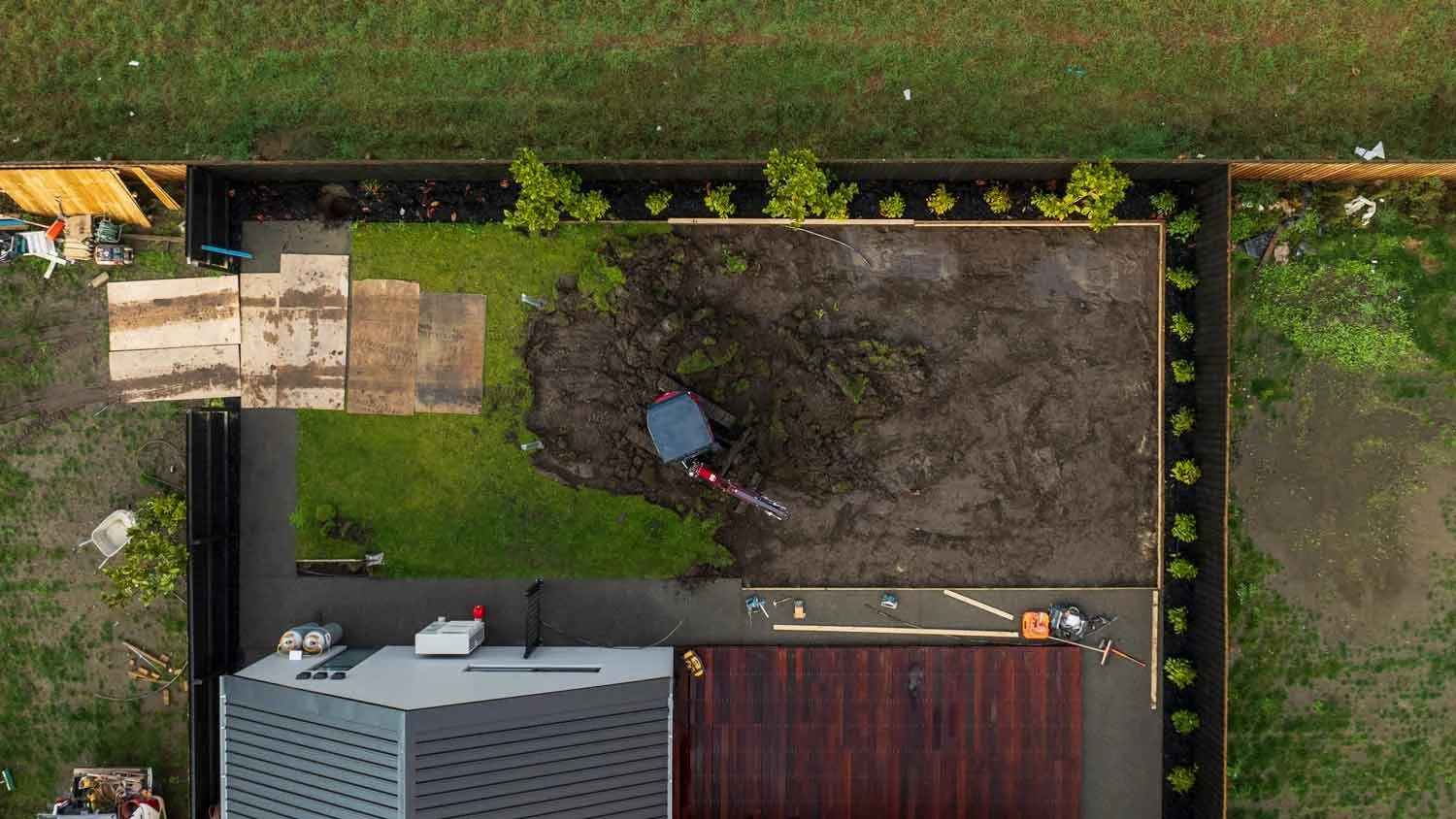 How to level a lawn: what to do with an uneven backyard