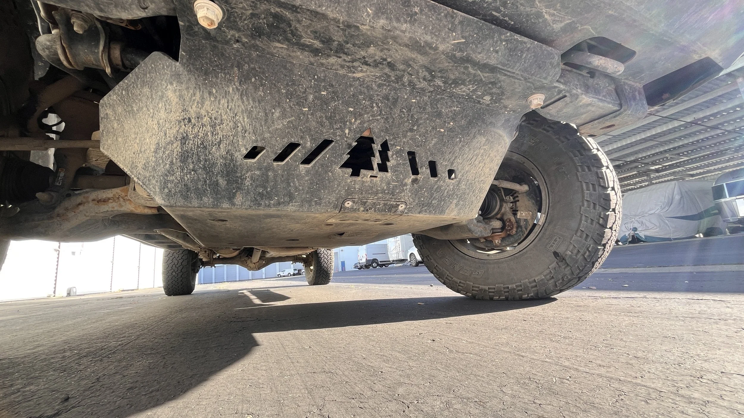 Undercarriage - front skid plate 