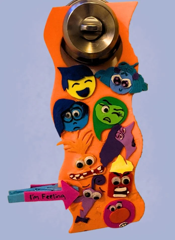 Emotion-Identifying Doorknob Hanger