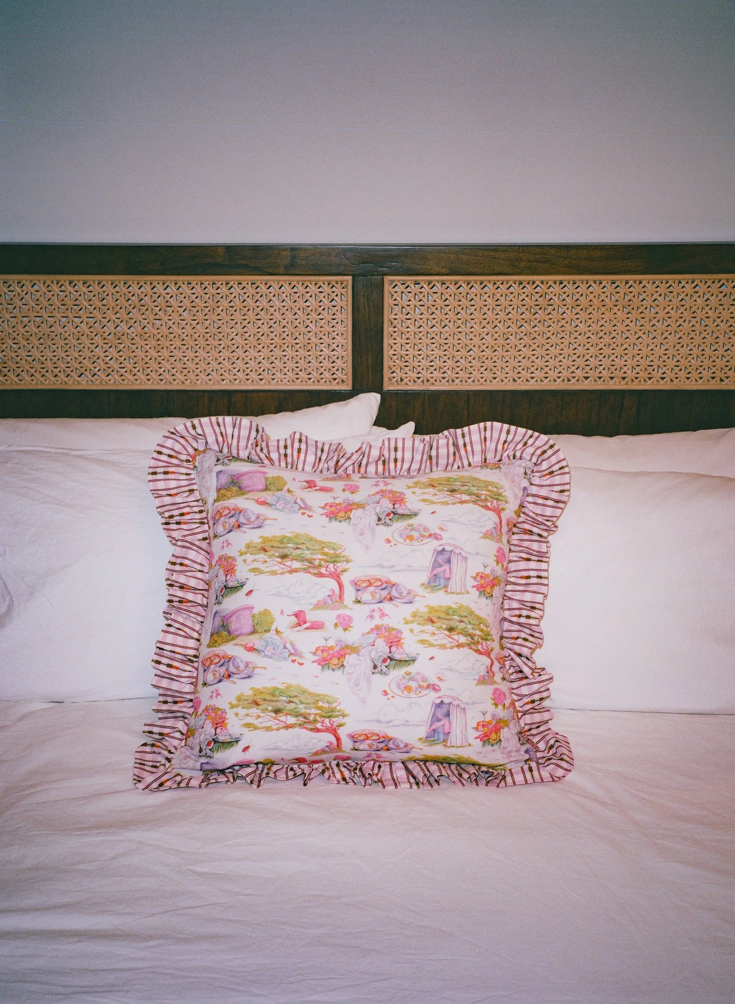 ruffle cushion-8.jpg