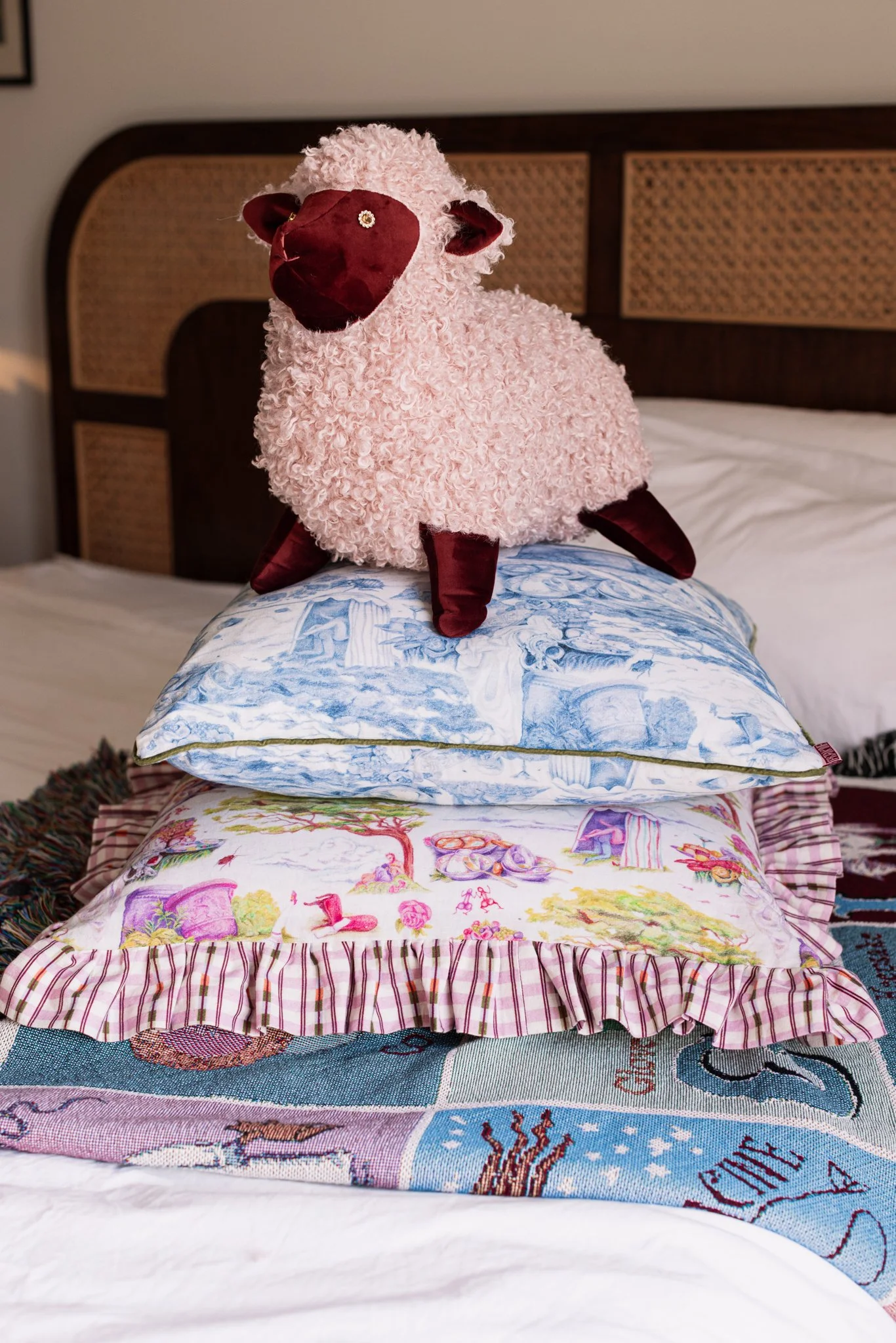 ruffle cushion-7.jpg