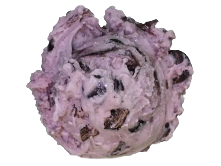 Close-up of a scoop of cookies and cream ice cream with chocolate chunks