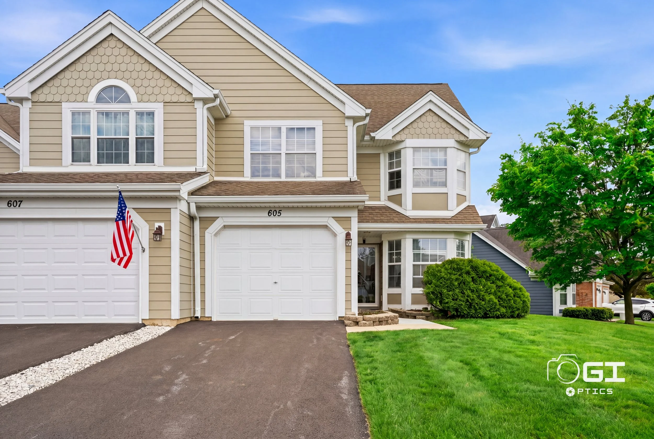 605 Kingsbridge Dr, Carol Stream — Real Estate Photography, Drone &amp; Floor Plan