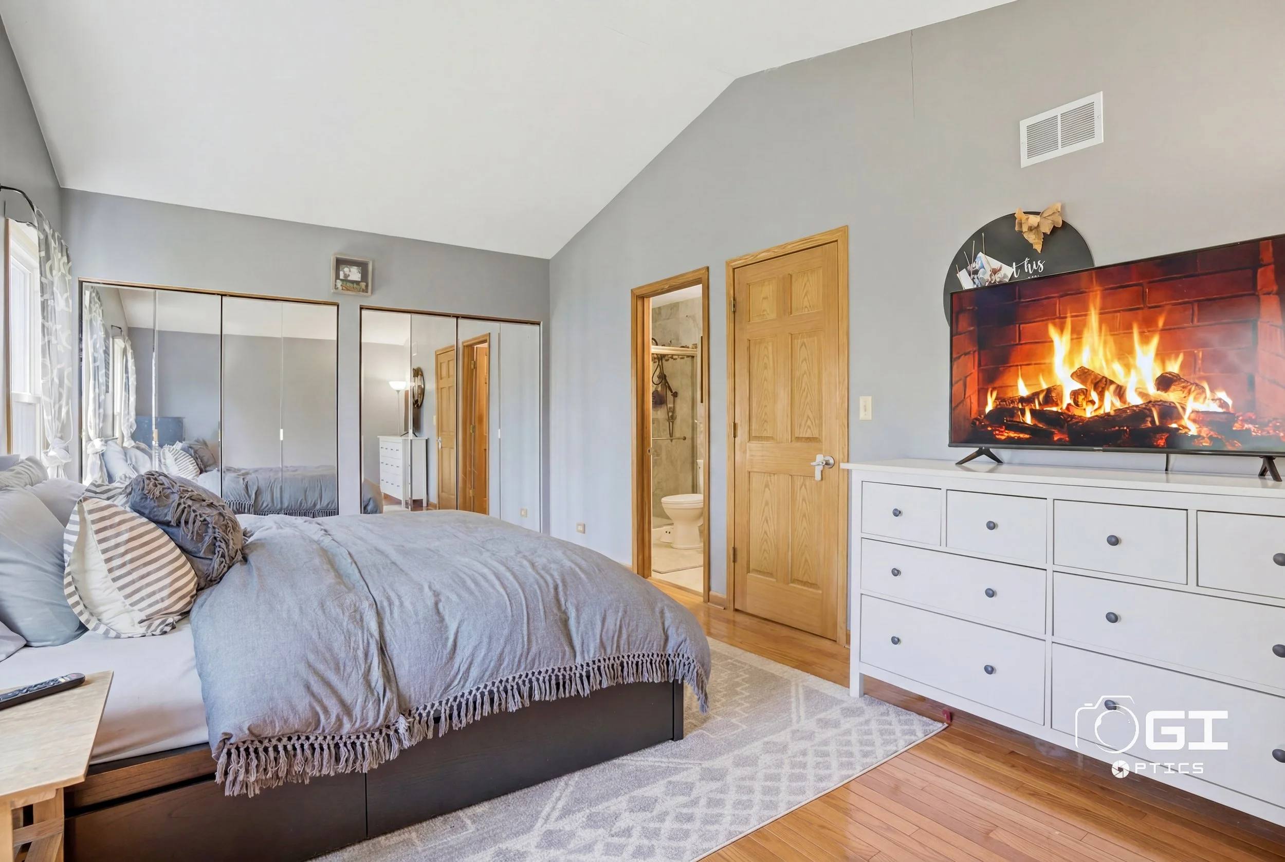 OGI_0025_reedit_5d776f26.jpg