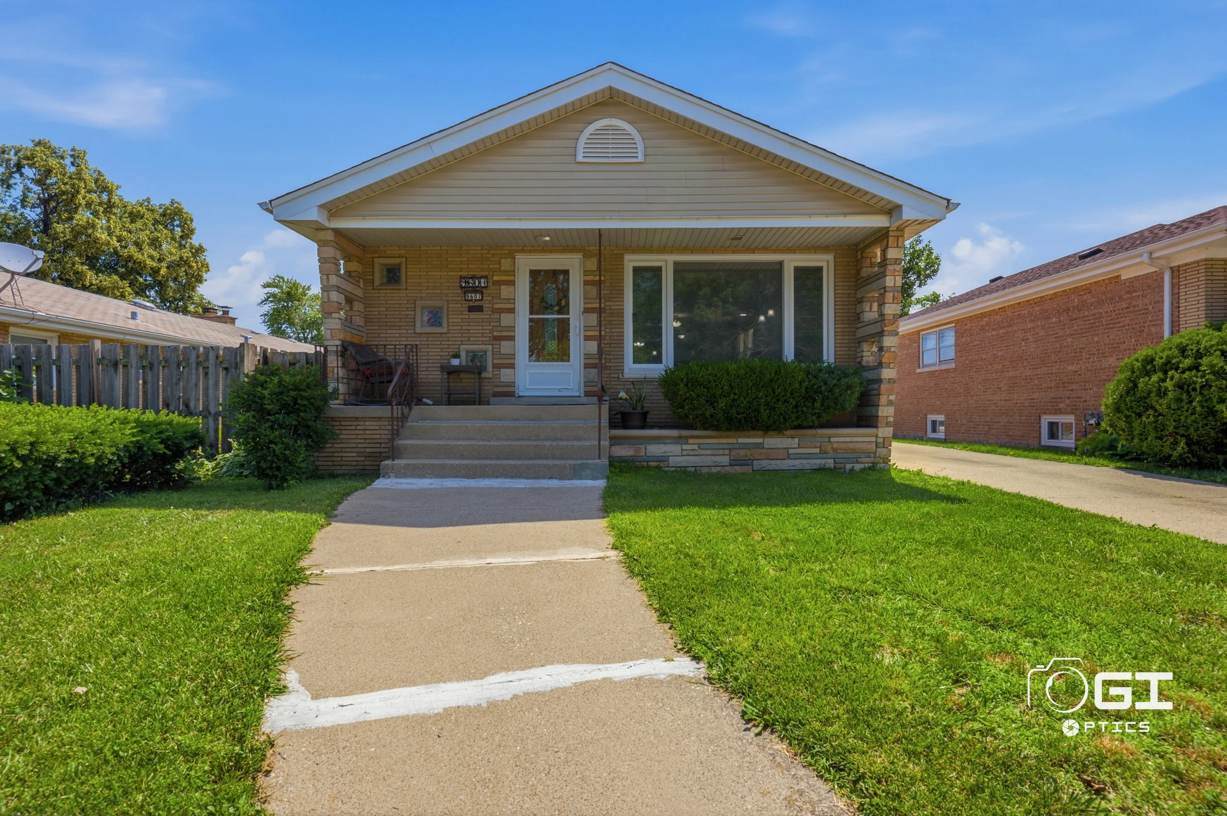 9607 S Sacramento Ave, Evergreen Park, IL — Real Estate Photography, Drone, Cinematic Video &amp; Floor Plan