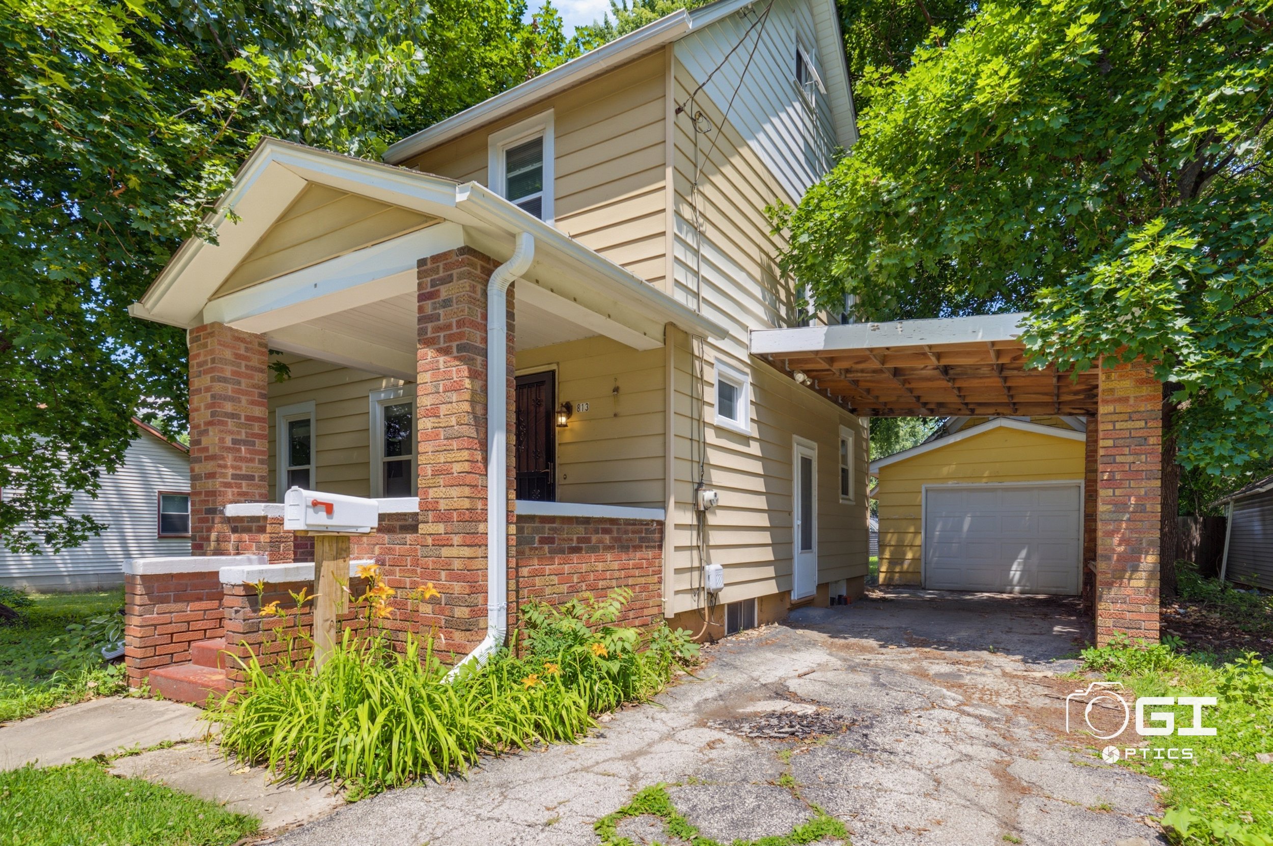 813 W Perry St, Belvidere, IL — Real Estate Photography, Drone &amp; Floor Plan