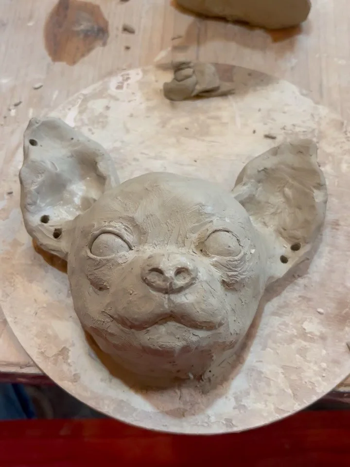 In the pottery studio with @helenwalker_ceramics manifesting my dream Chihuahua &hellip;. 

One day she will be real and she will sit with me while I make / manifest other critters!! 

Can&rsquo;t wait to see her fired and finished !!! 🤞 

#chihuahu