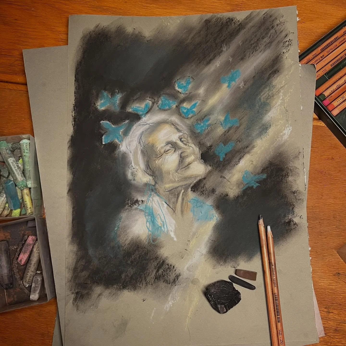 Feel the sun on your face &hellip; 🎵 
Work in progress ☀️✨🌙

#witchart #pastelartist #cronewisdom #witch #sketchbook