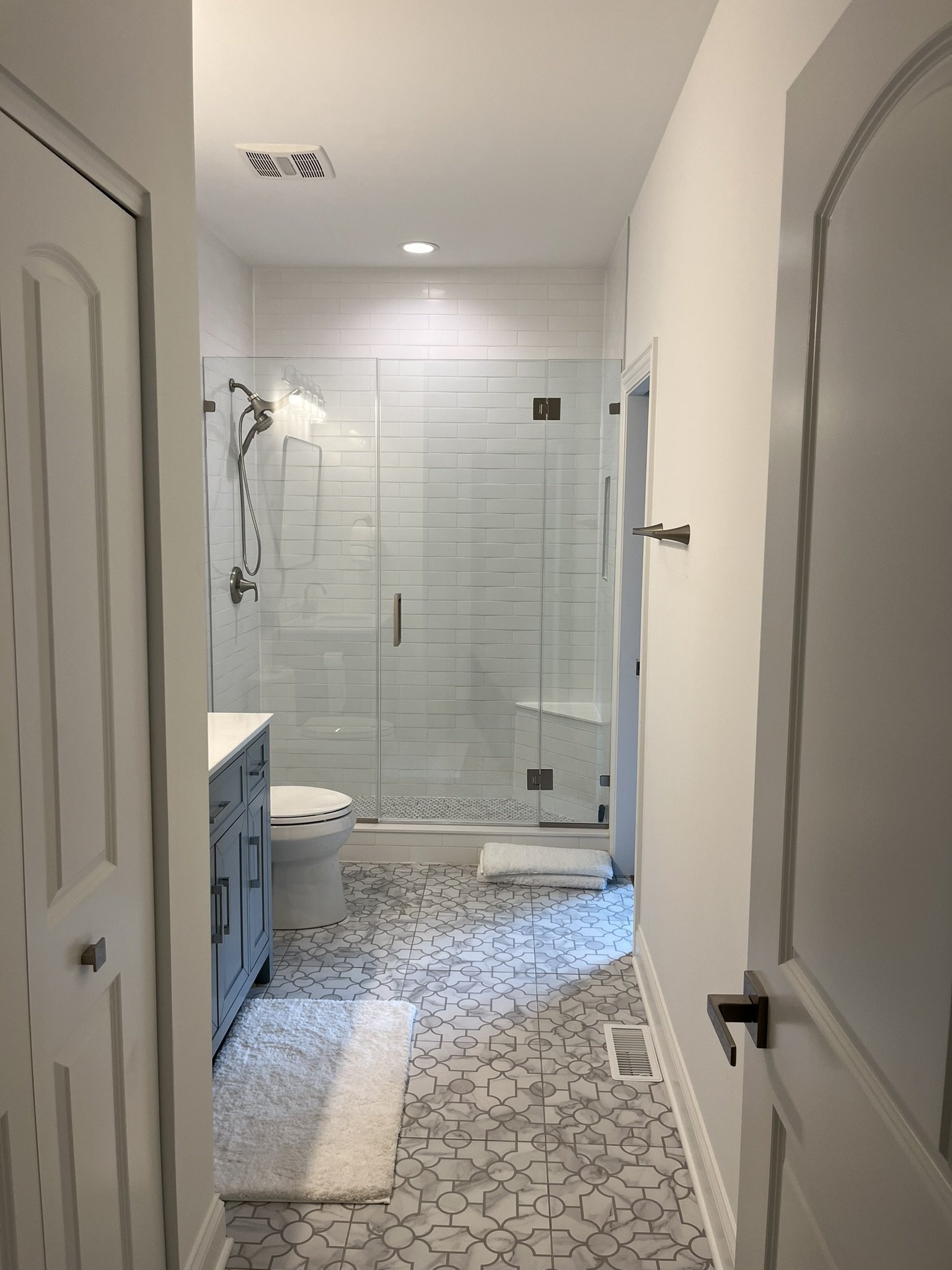 Up Bath Hall Entry.JPEG