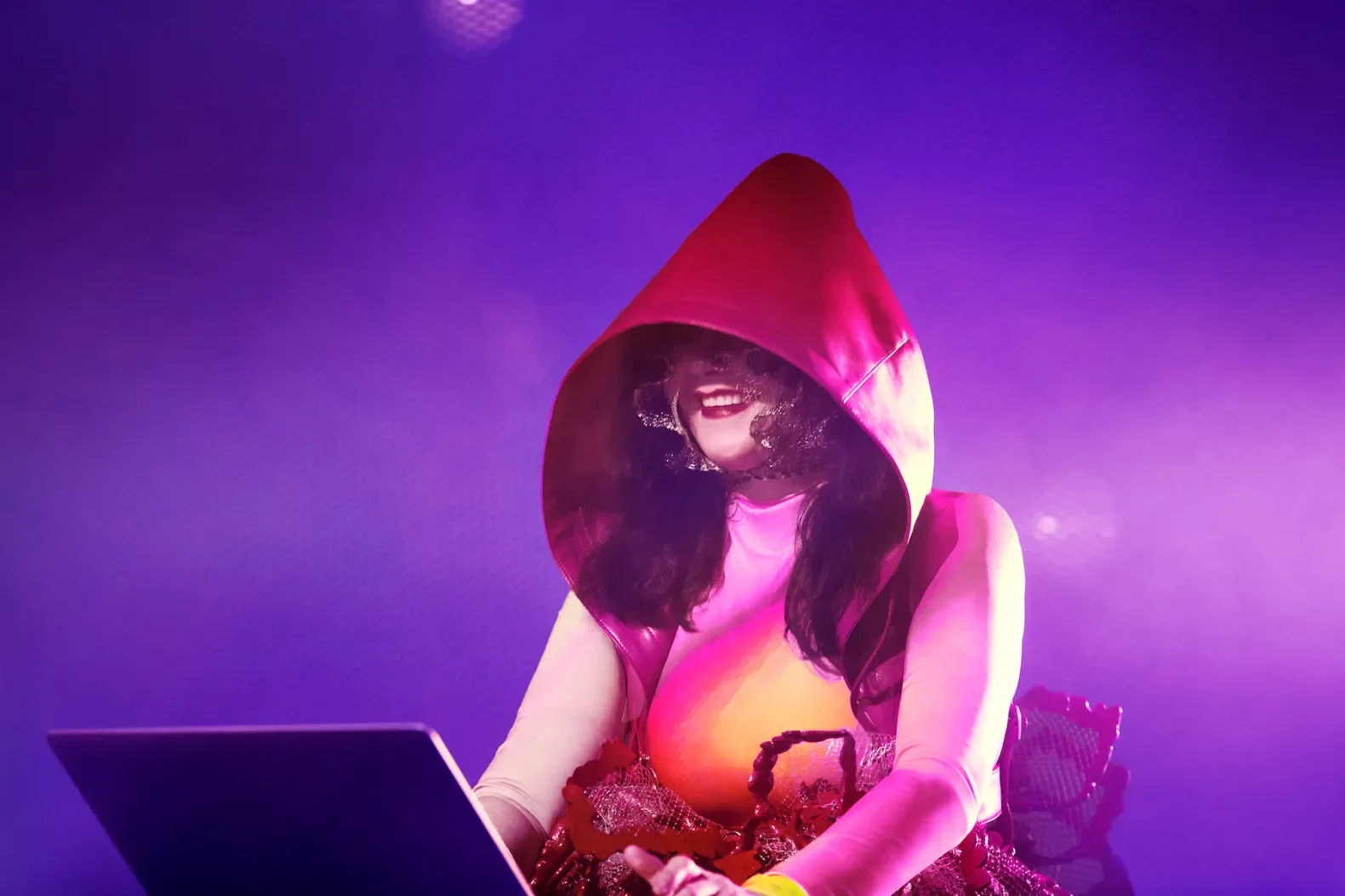 Apple-Music-Live_NYE_Bjork_3.webp