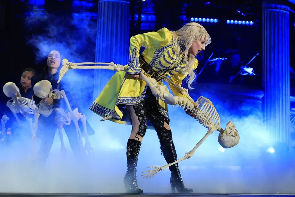 lady-gaga-mayhem-ball-rio-2025-billboard-1800.webp