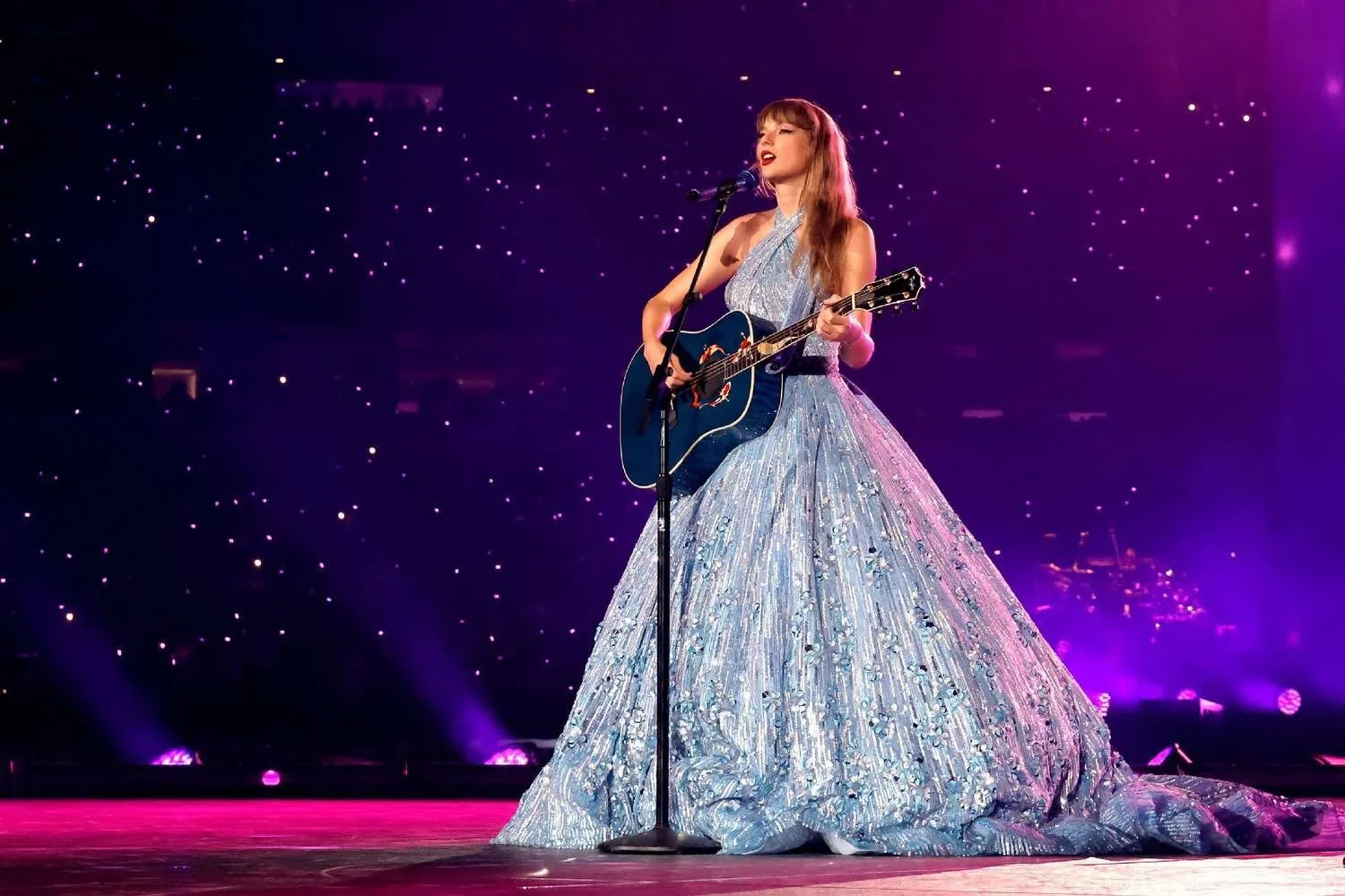 taylor-swift-eras-tour-081023-3-3411bb8115944906a22fa9d1b7239d13.webp