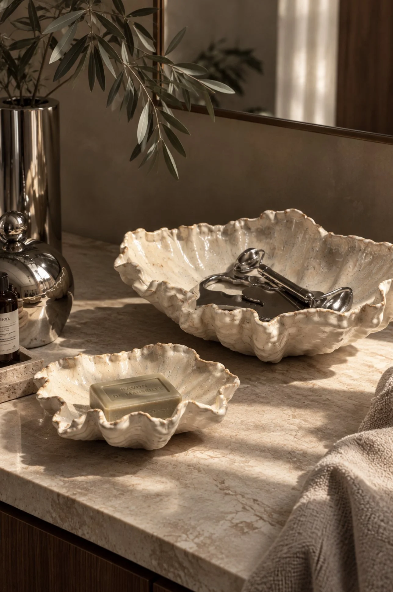 Trace Shell bowl medium Bath.jpg