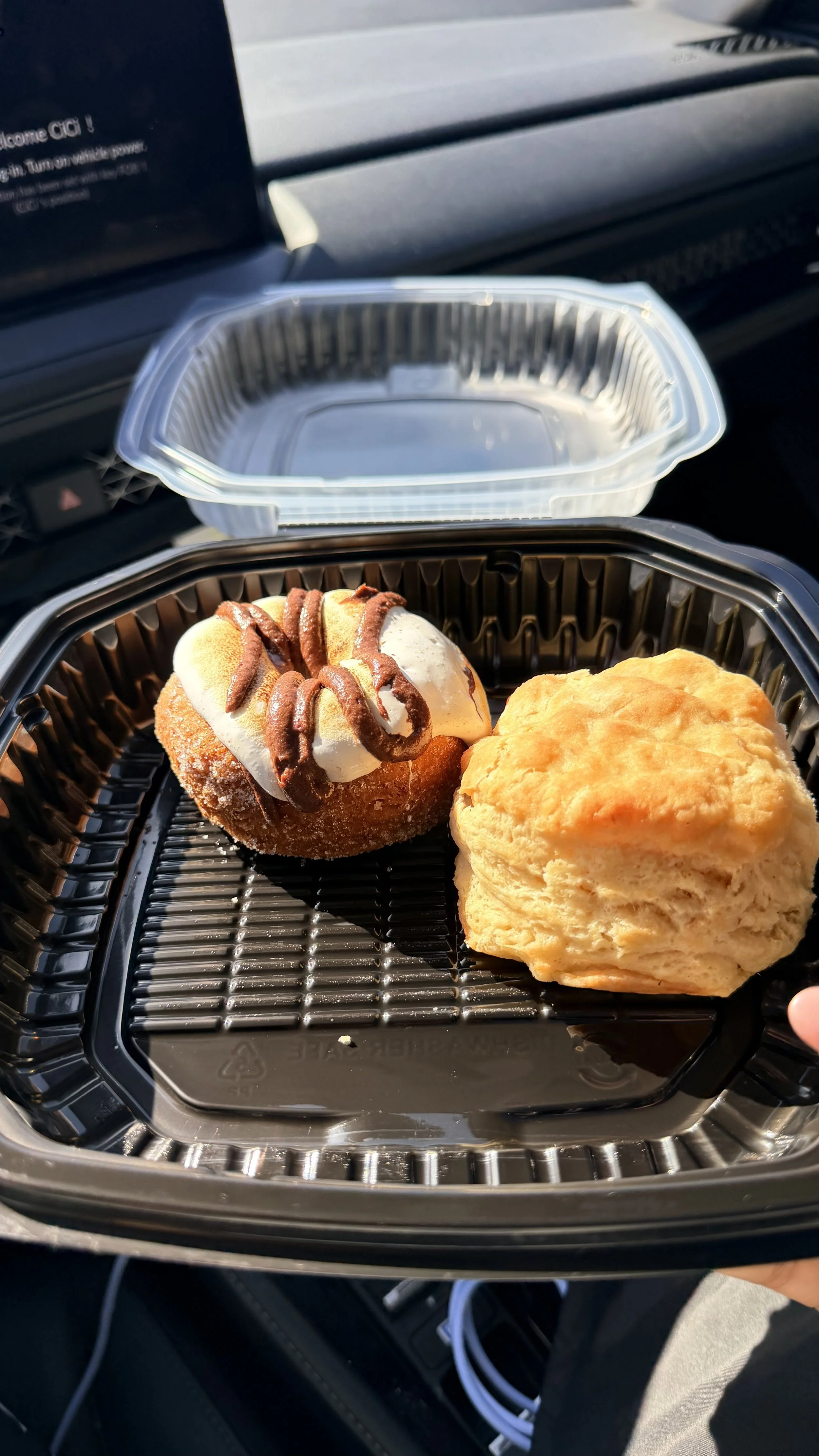 A Visit to The Biscuit Lady: Fresh Biscuits Worth the Hype