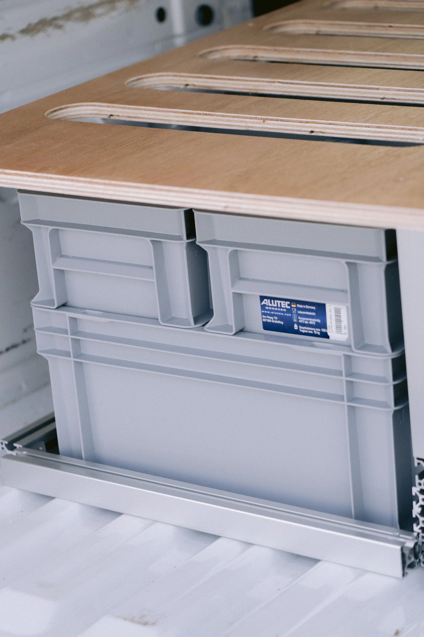 Plenty of under-bed storage keeps your gear neatly organized, so everything is easy to find while traveling.