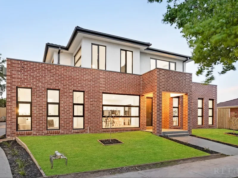 11 Emerald st Main.webp