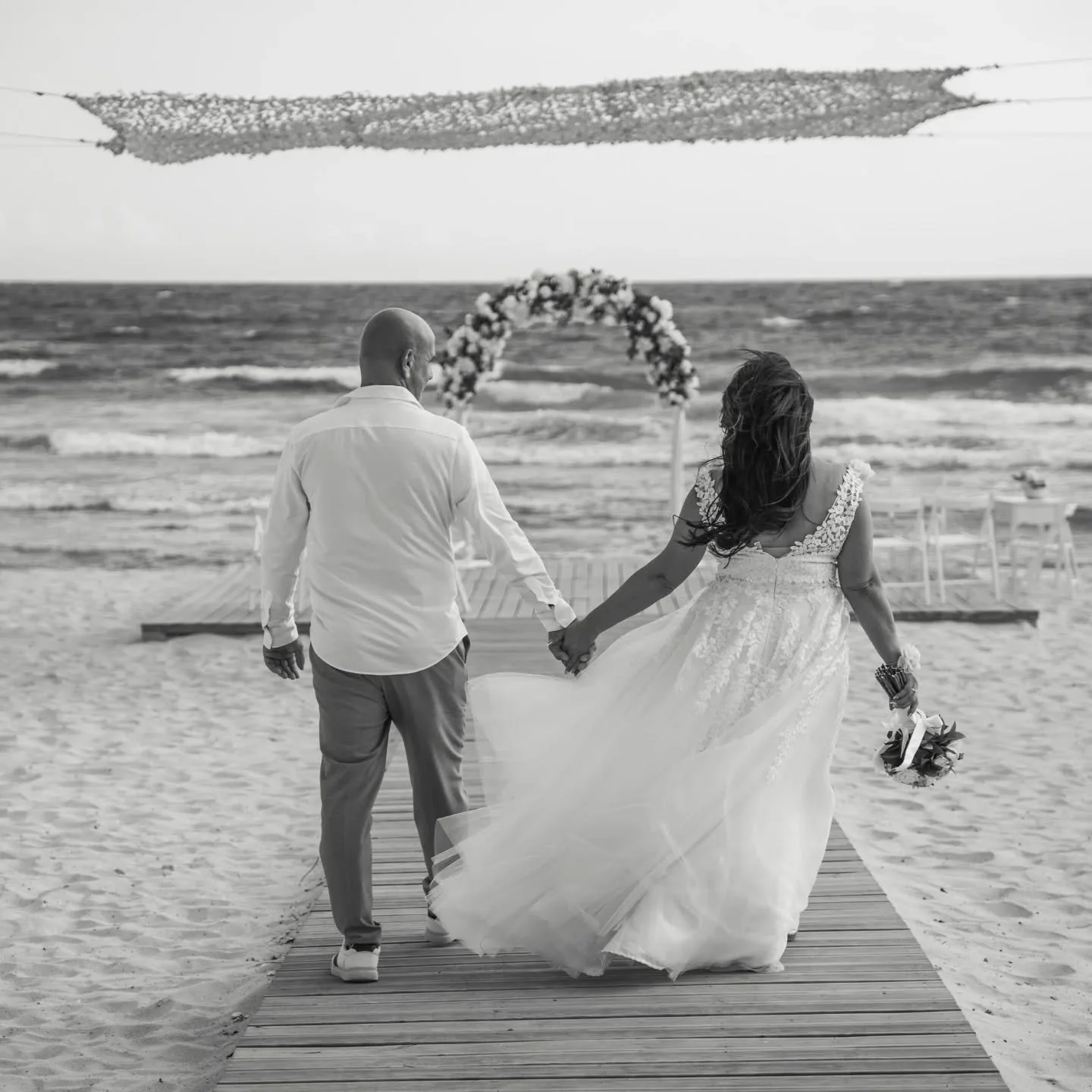 The wind dancing through every moment of your love story.💍📸
.
.
.
#cyprusweddingphotographer #ayianapawedding #ayianapabeachwedding
#cyprusbeachwedding #cypruswedding
#cyprusweddings #destinationweddingcyprus
#beachweddingphotographer
#weddingphoto