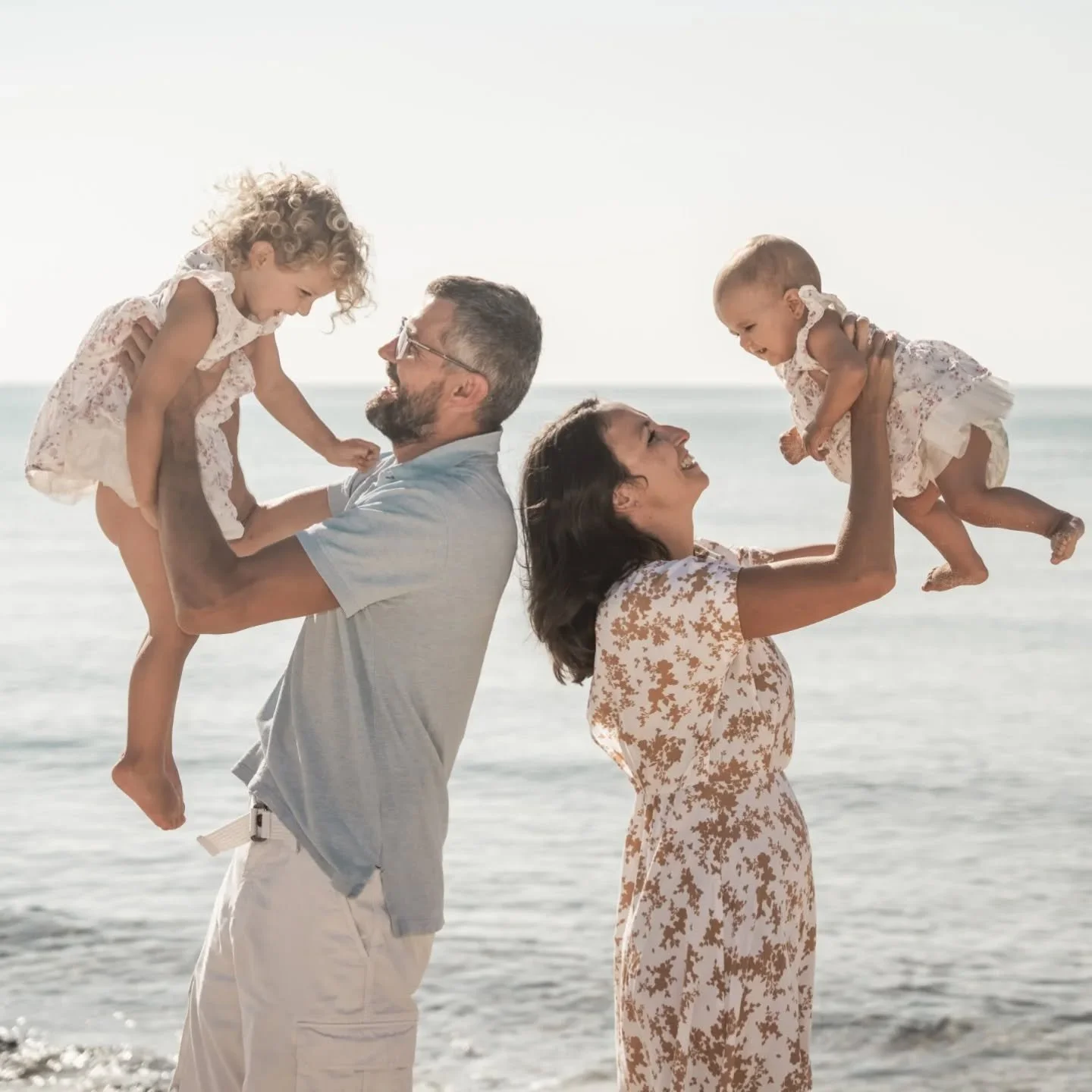 Sun, sand, and the people you love most &mdash; capturing family moments that feel like summer forever.📸🧑&zwj;🤝&zwj;🧑
.
.
.
#CyprusPhotographer #FamilyPhotoshootCyprus #BeachFamilySession #CyprusFamilyPhotography #SummerMemoriesCyprus