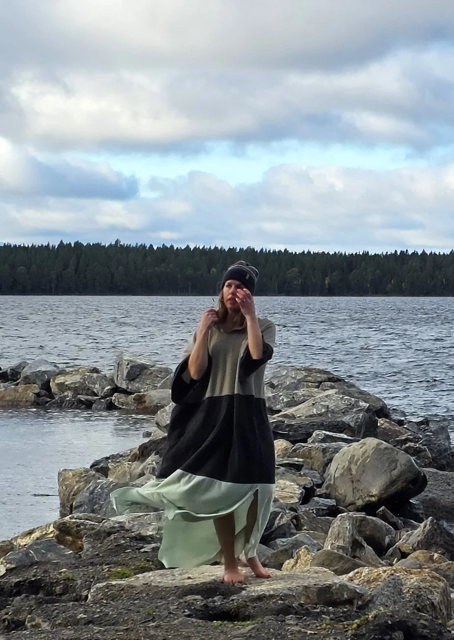 Syster Inga poncho by the lake for Storsjöns Kallbadhus