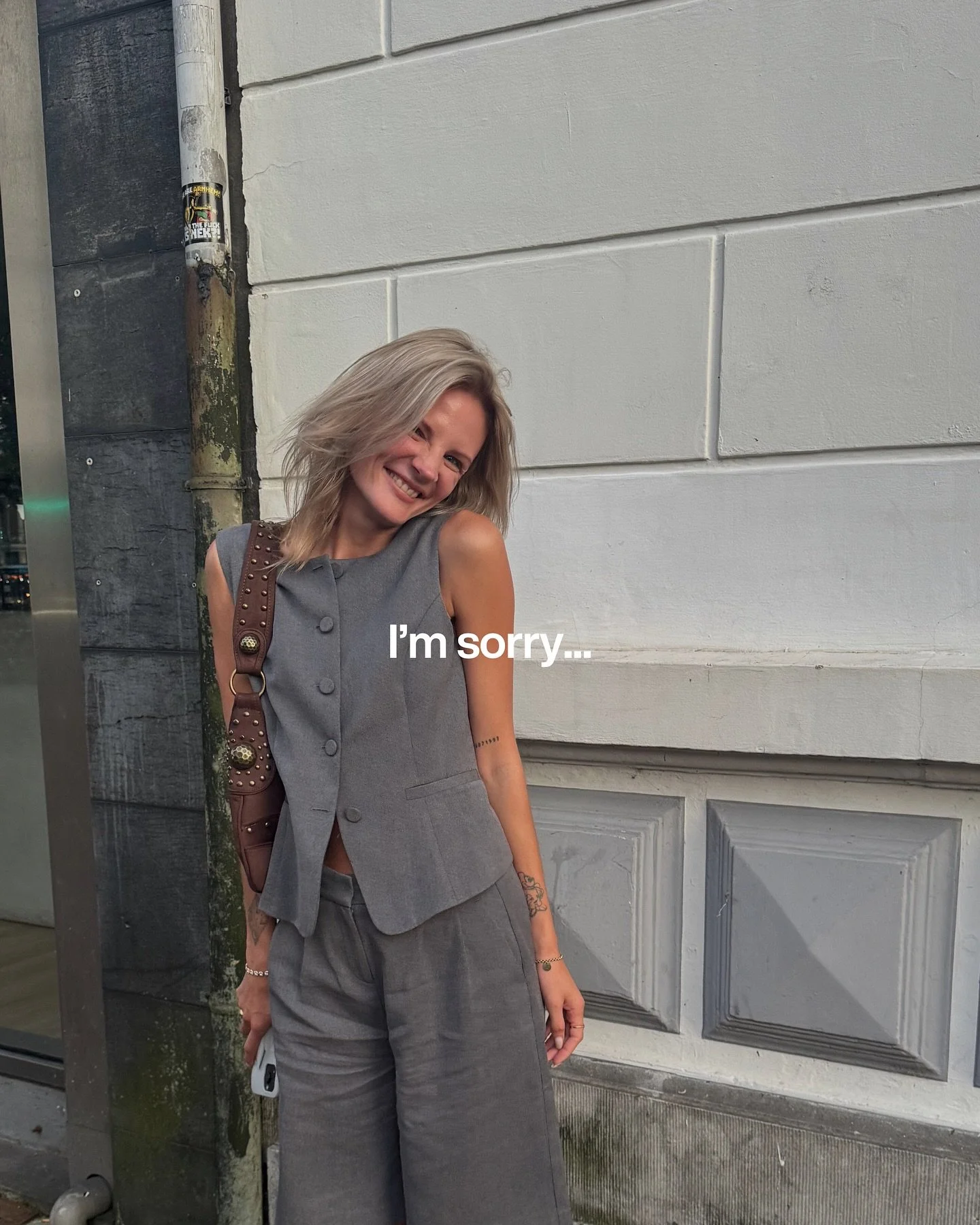 Altijd alles perfect willen doen. Wat is dat eigenlijk vermoeiend. 

De manier waarop je je business runt zegt veel over wie je als mens bent en welke patronen je met je meedraagt.

Eentje van mij was people pleasing.

Altijd klaar willen staan voor 