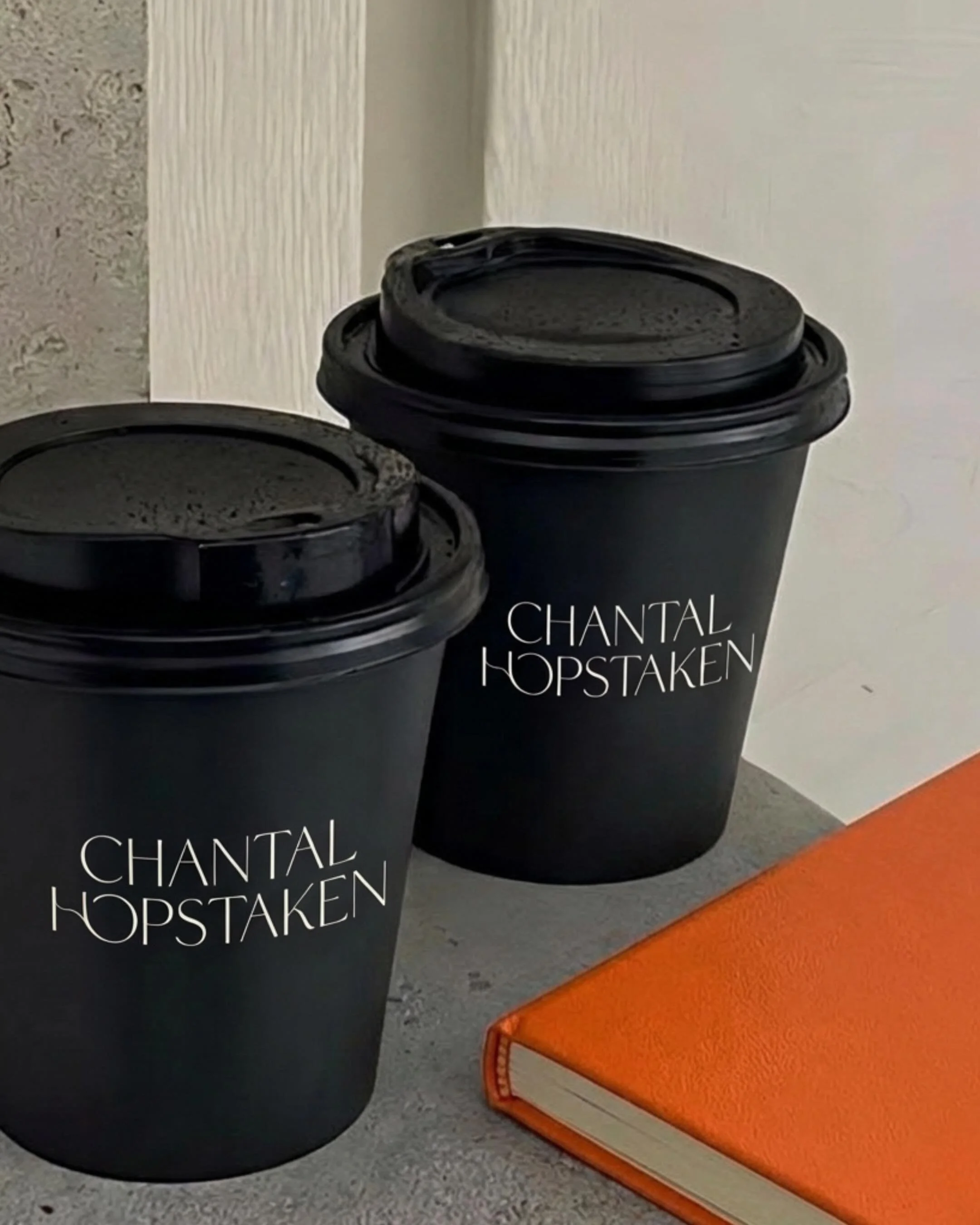 Chantal Hopstaken&trade;️ | The Brand 🧡

Al meer dan 2 jaar werk ik voor @chantal.hopstaken , en de vertrouwdheid waarop deze samenwerking verloopt vind ik tot op de dag van vandaag nog steeds bijzonder.

Of nouja, misschien is het ook gewoon wat er