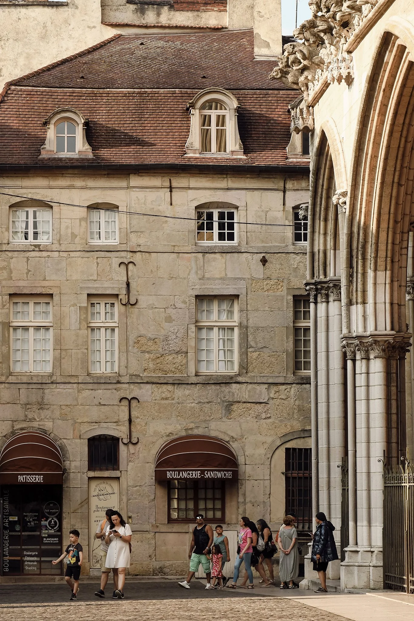 dijon-patrimoine-rue-eglise-notre-dame.jpg