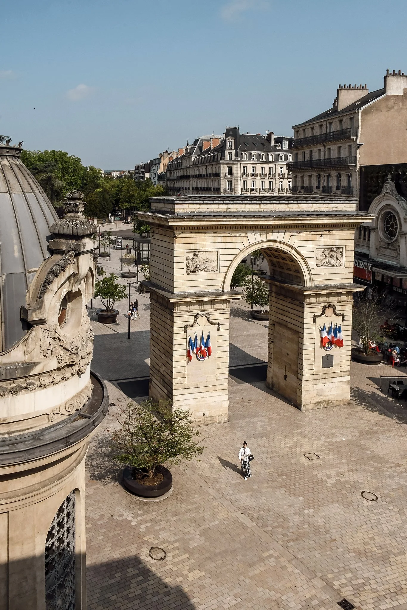 dijon-patrimoine-vue-plongeante-place-darcy.jpg