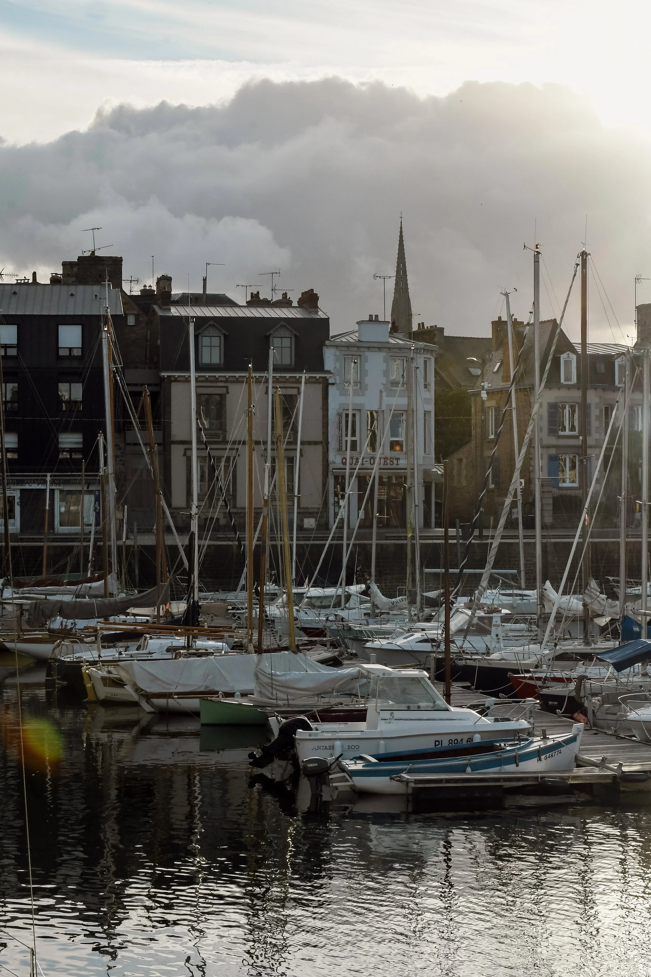 port-de-paimpol-lumiere-contre-jour.jpg