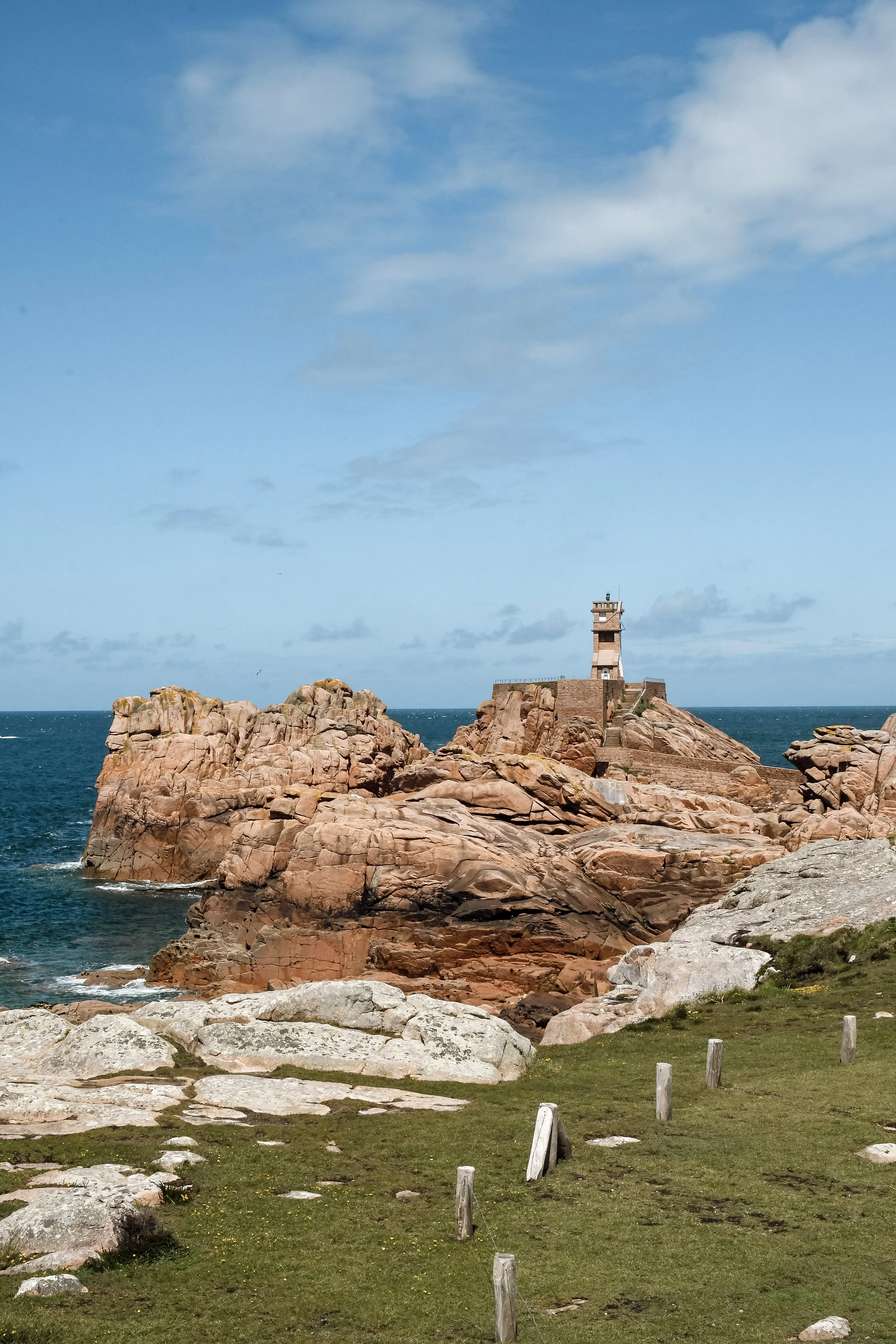 ile-de-brehat-phare-du-paon.jpg