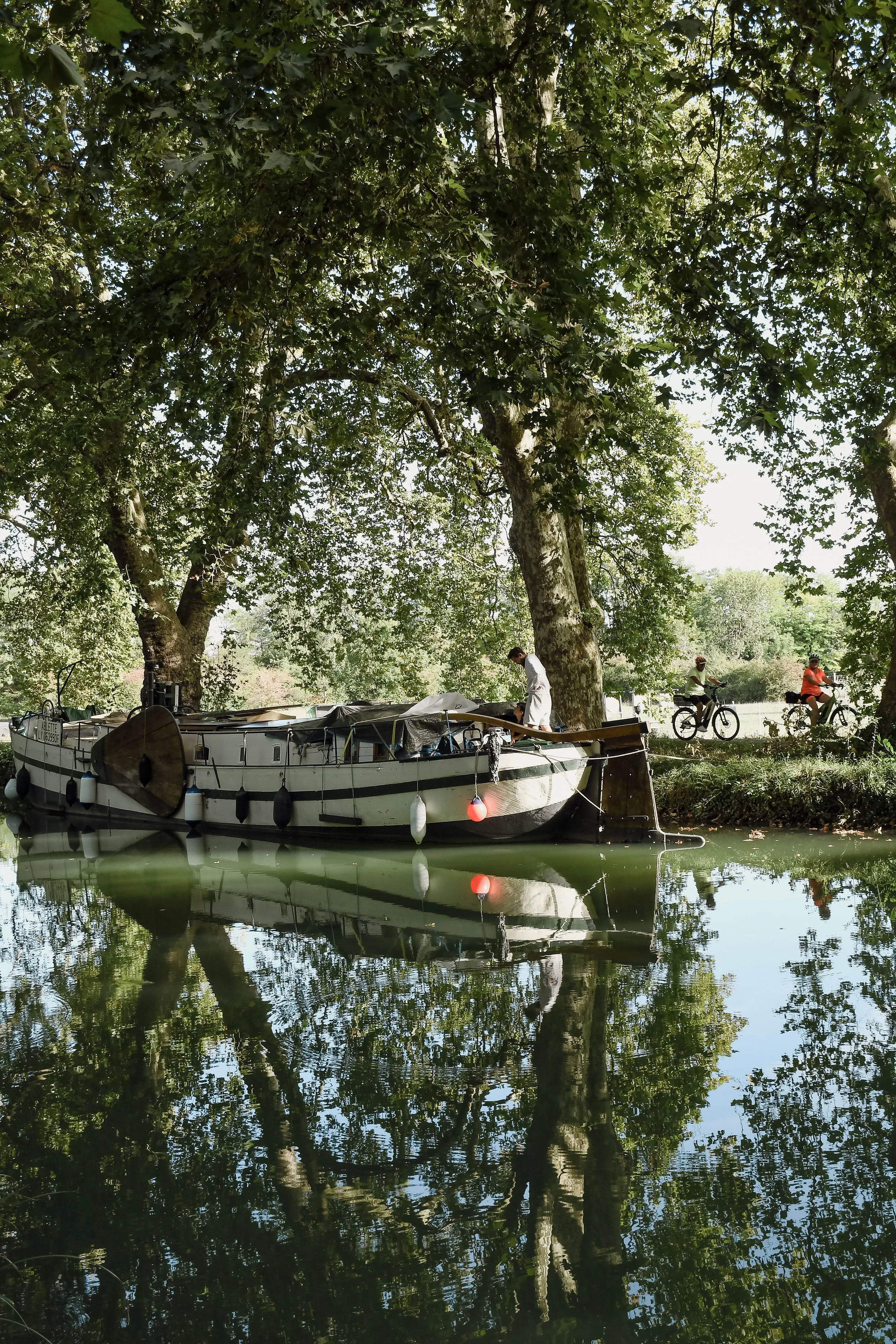 dole-cyclotourisme-bateau-canal-sandrine-baverel.jpg