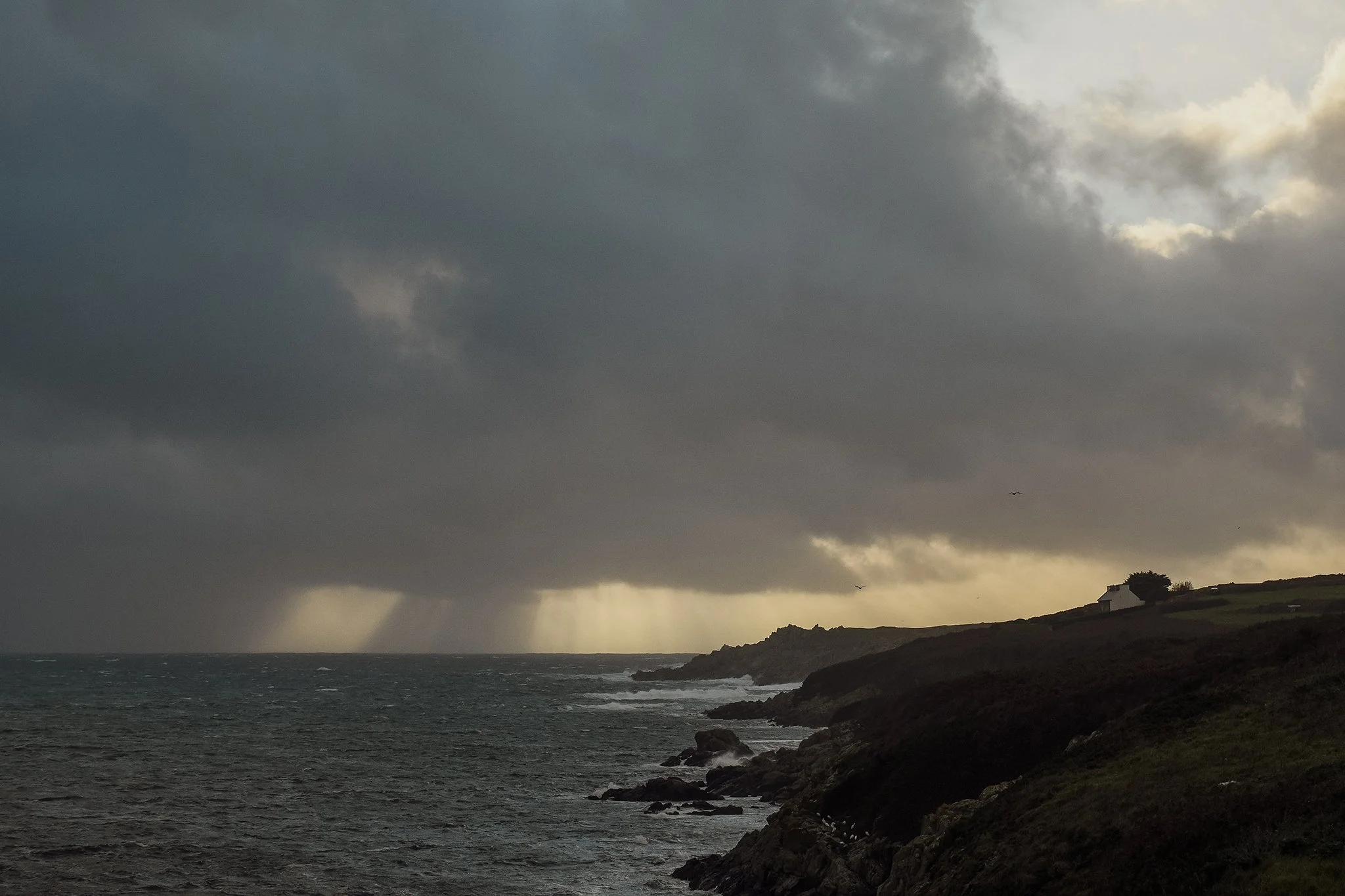 ouessant-tempete-ciel-sombre-sandrine-baverel-photo.jpg