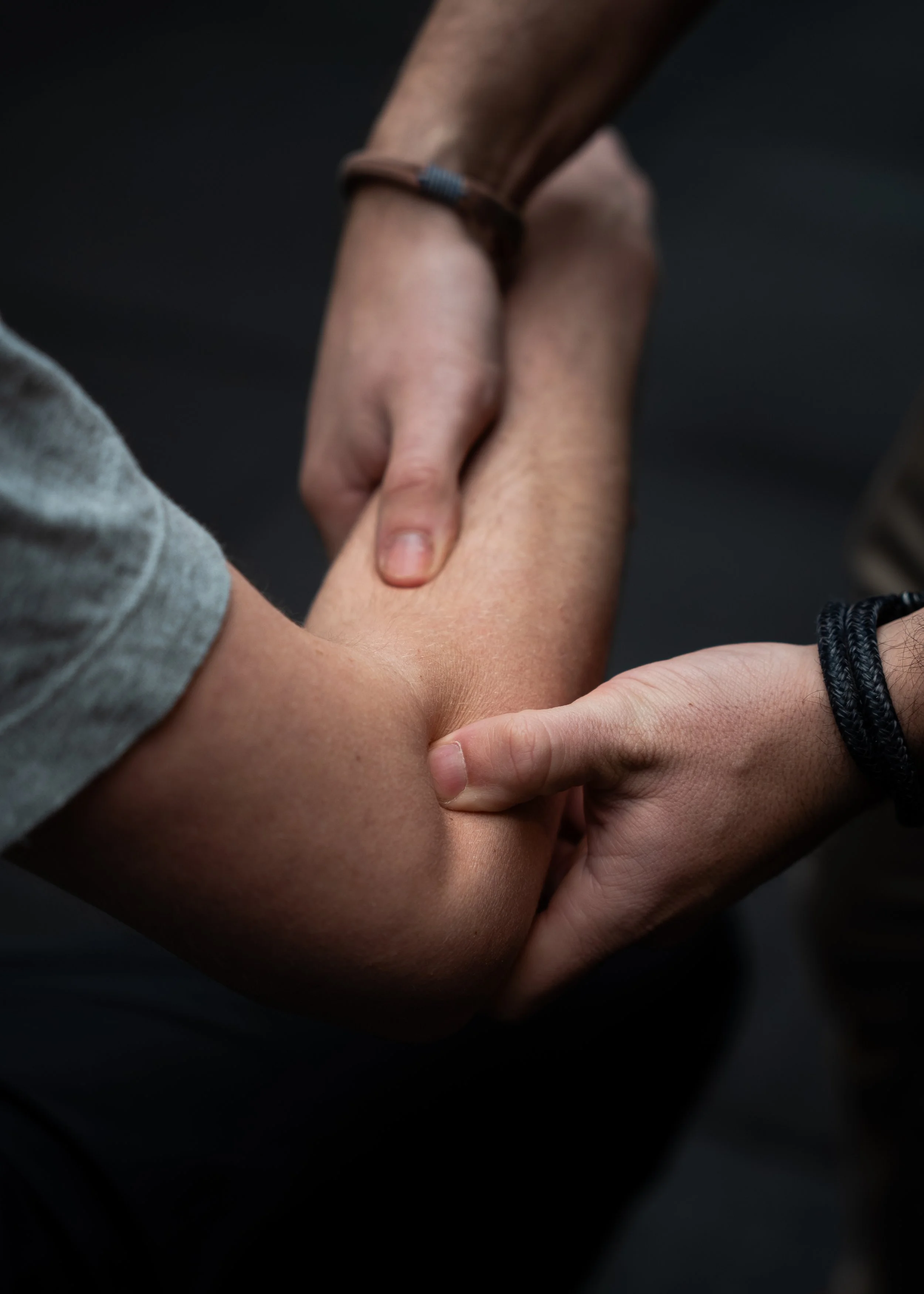 Fysiotherapeut behandelt armklachten