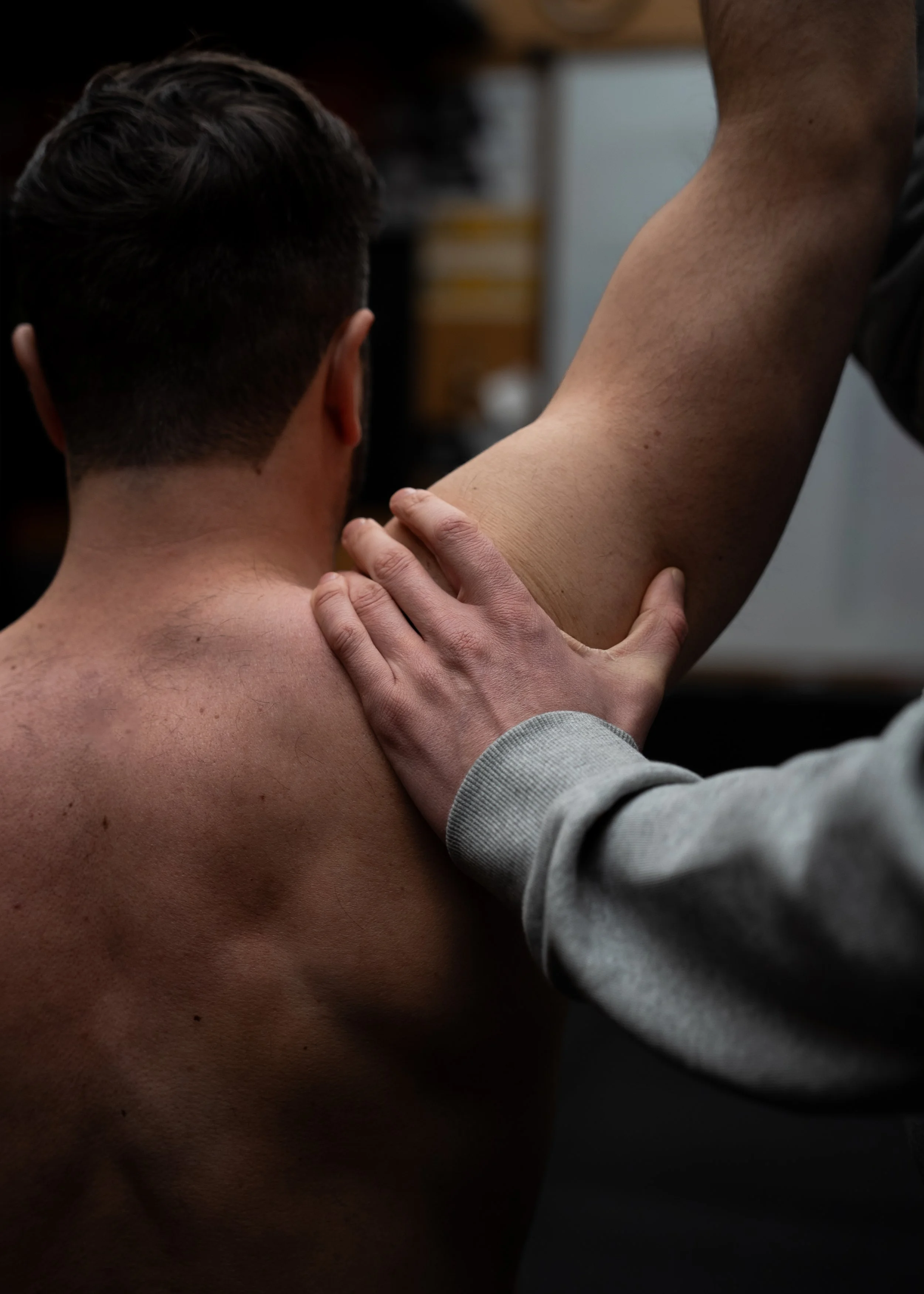 Onderzoek bij schouderpijn Neuroreset Fysiotherapie Heemstede