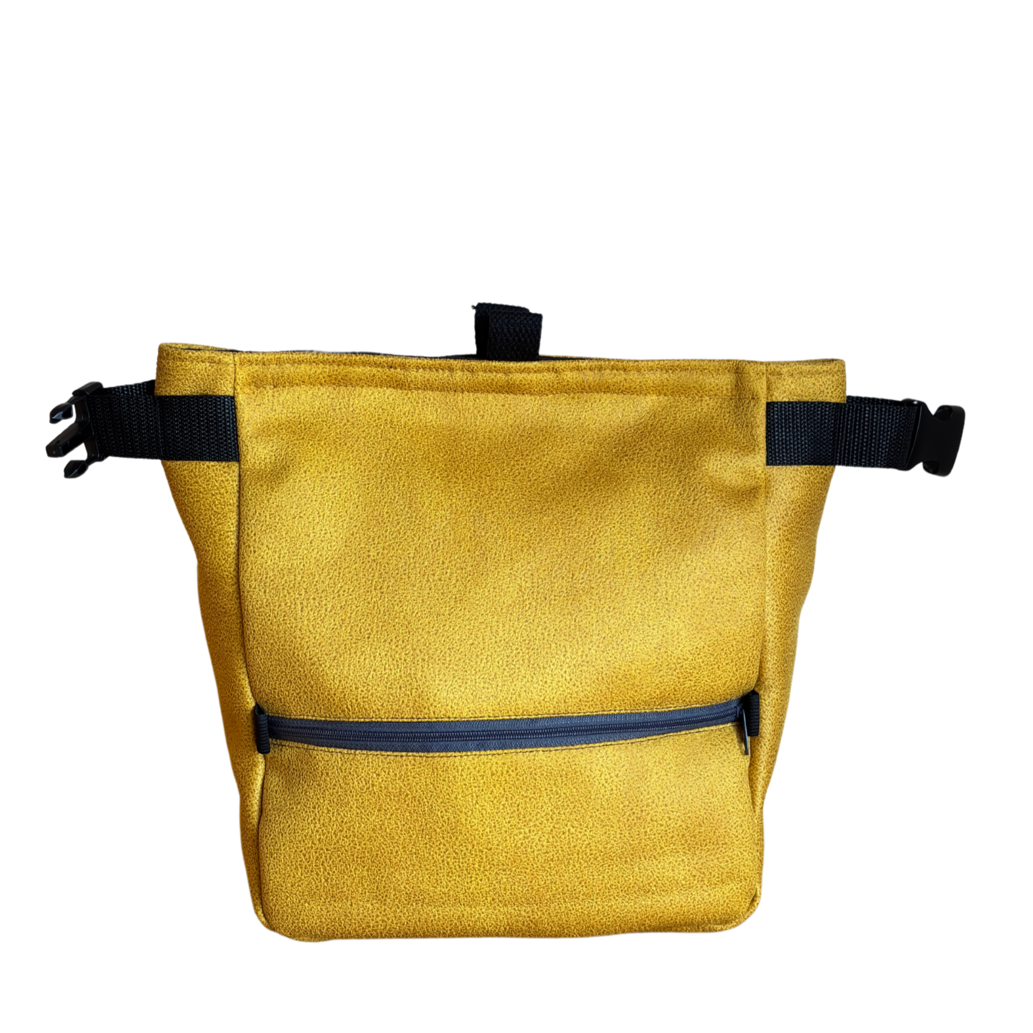 Gelbe Umhängetasche mit schwarzem Reißverschluss und schwarzen Verstellriemen gegen weißen Hintergrund.