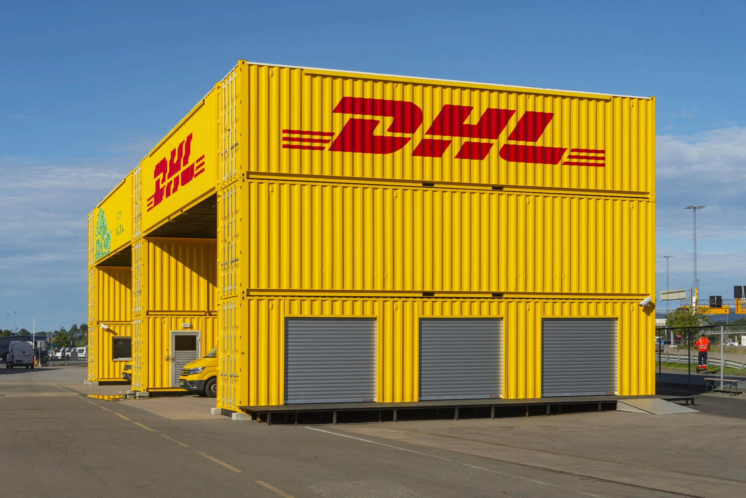 DHL
