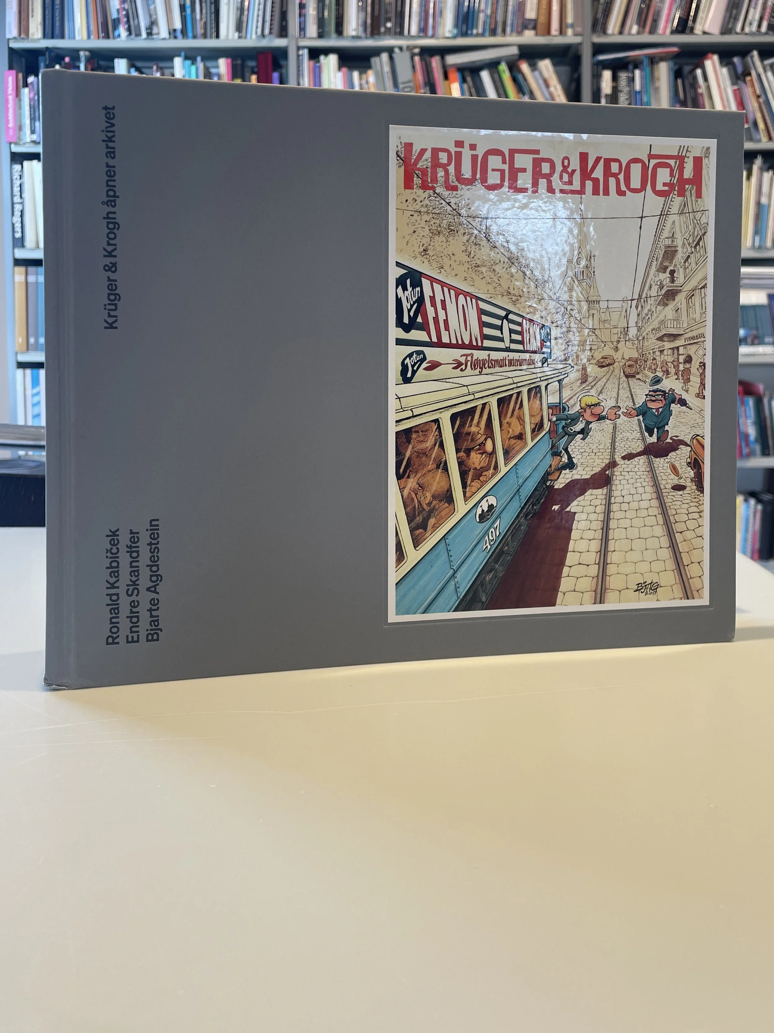       
  
    Krüger &amp; Krogh&nbsp;med flott, nylansert bok!  Se hva som kom i posten! Gratulerer til&nbsp;Krüger &amp; Krogh&nbsp;med flott, nylansert bok: Krüger &amp; Krogh åpner arkivet   Løp og kjøp!  Et utsnitt fra kapittel 8, om Havnepromen