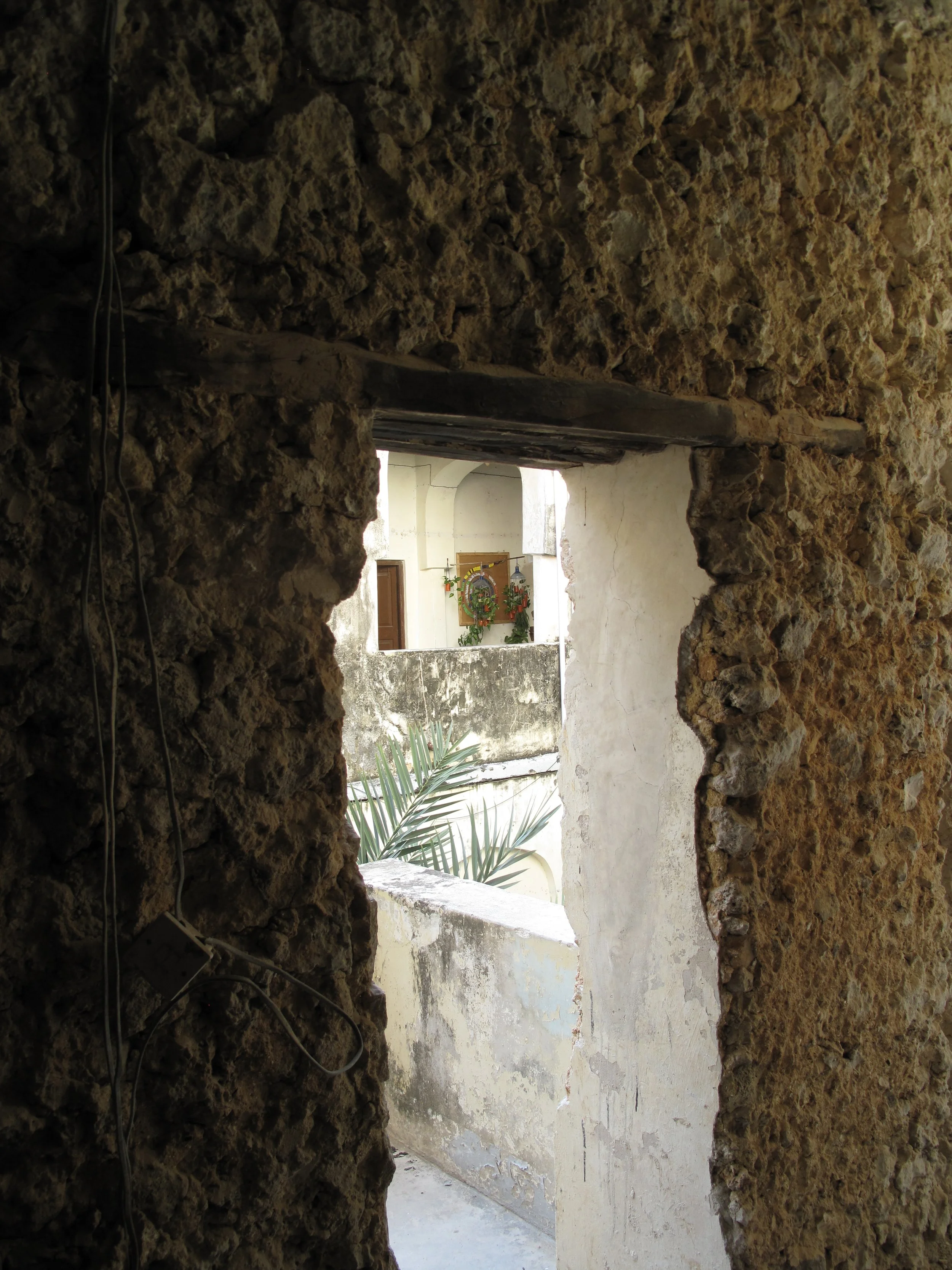       
  
     stone town, ZANZIBAR   Vi er stolte av å dele at Jonathan har publisert en artikkel i Aalto University sin publikasjonserie  Art, Design, Architecture . Artikkelen ble utarbeidet under hans studie i humanitær arkitektur ved Aalto under