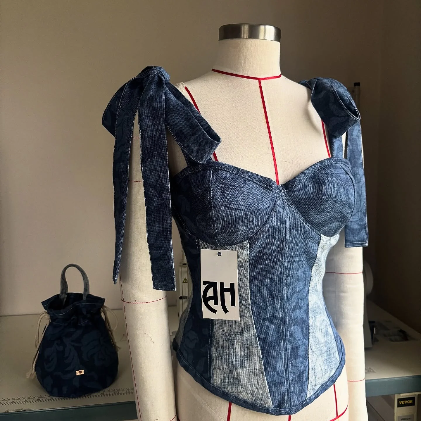 Matching AH corset &amp; AH bucket bag &mdash; finishing off my custom looks just in time for @irelandfashionweek 💙  #IrelandFashionWeek #AHMoment